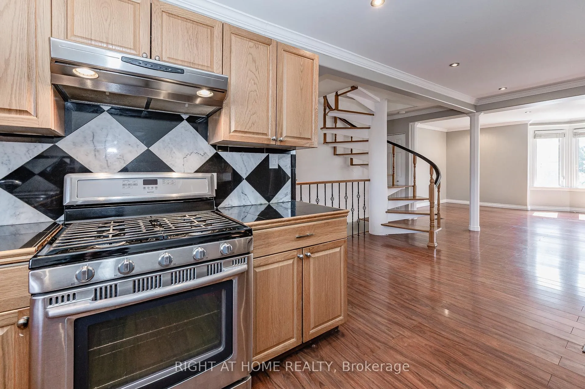 Photo 21 of 1 Arkledun Avenue, Hamilton, Corktown — HOMEH