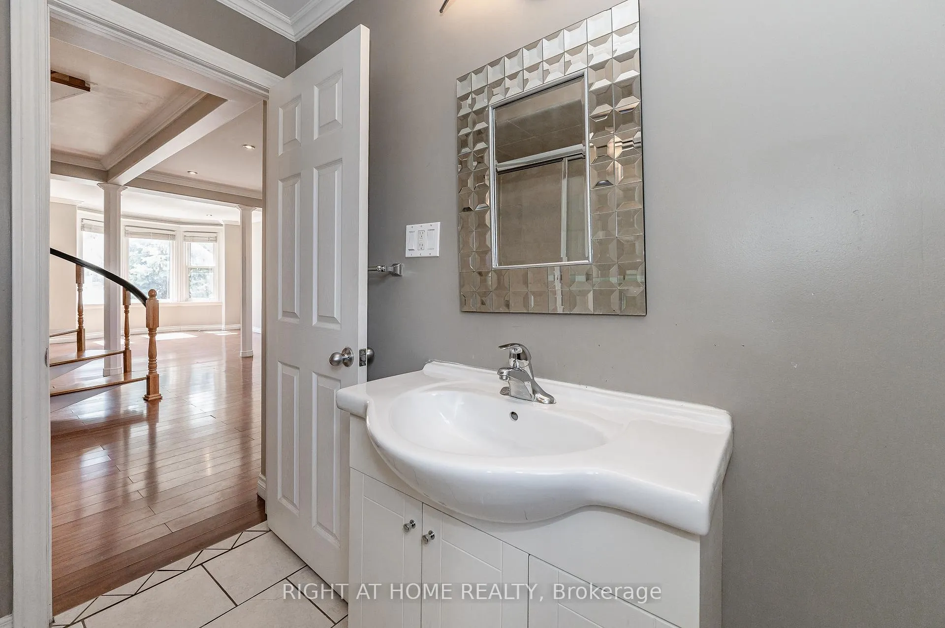 Photo 22 of 1 Arkledun Avenue, Hamilton, Corktown — HOMEH
