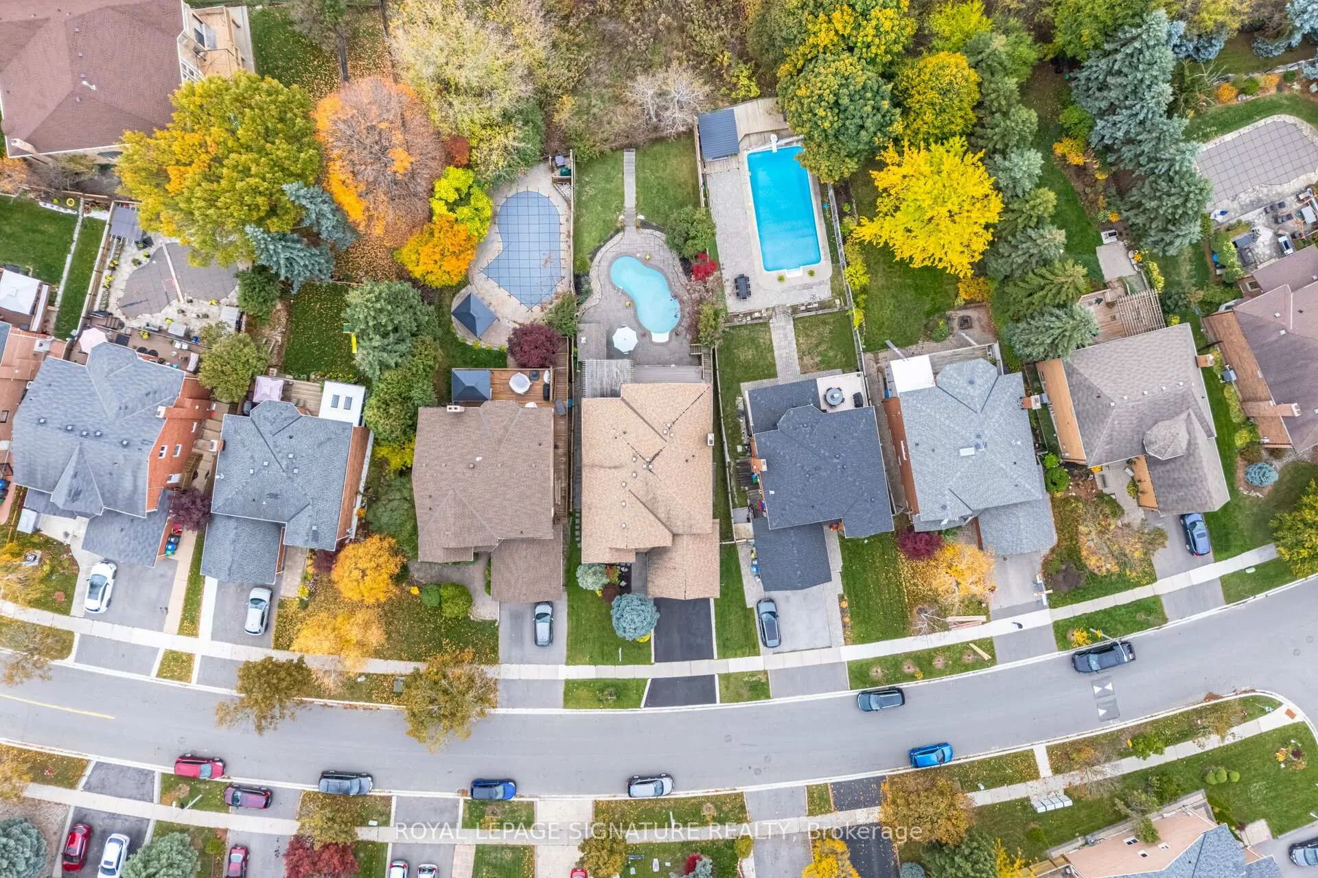 Photo 3 of 51 Kenpark Avenue, Brampton, Snelgrove — HOMEH