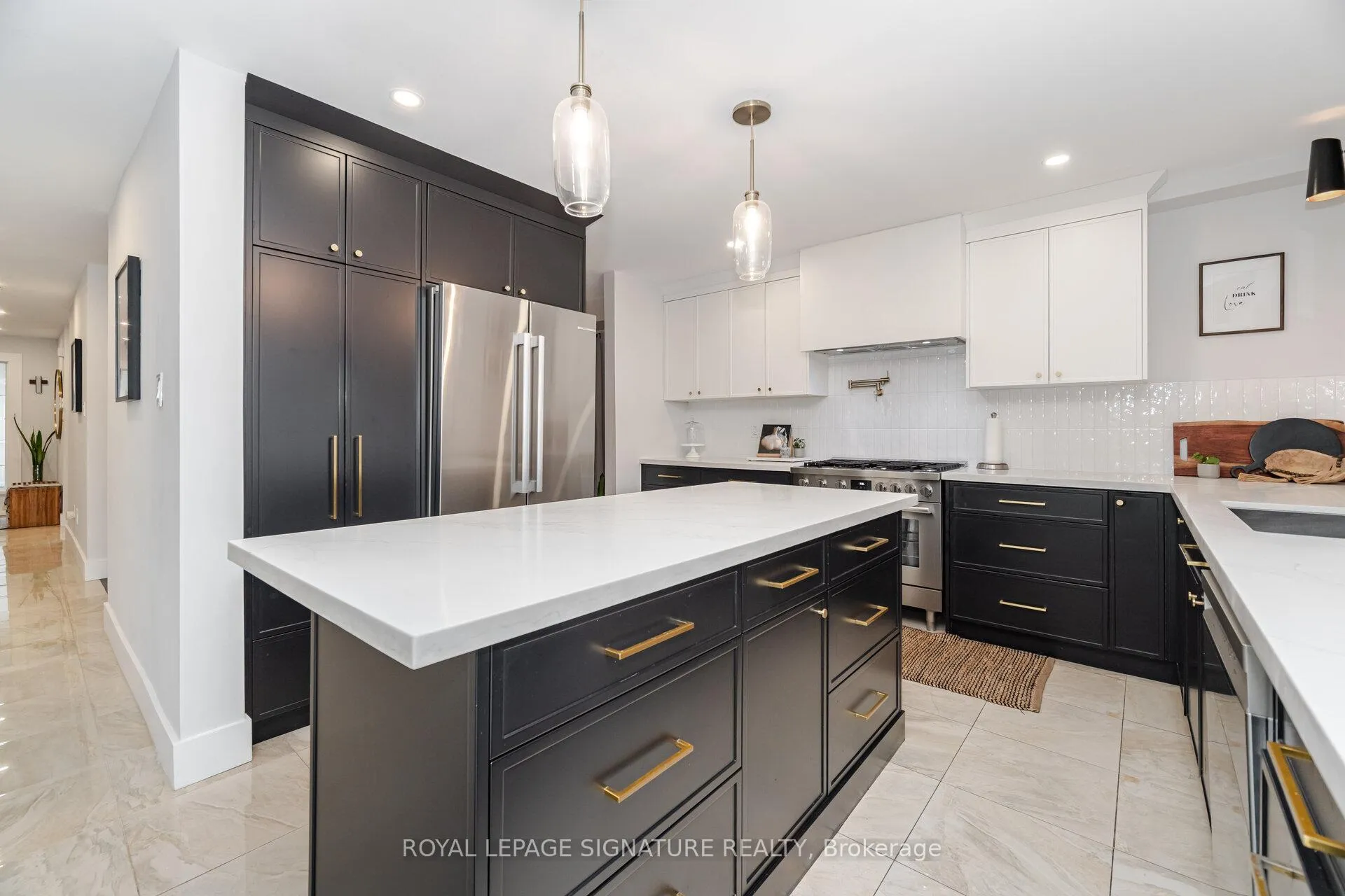 Photo 11 of 51 Kenpark Avenue, Brampton, Snelgrove — HOMEH