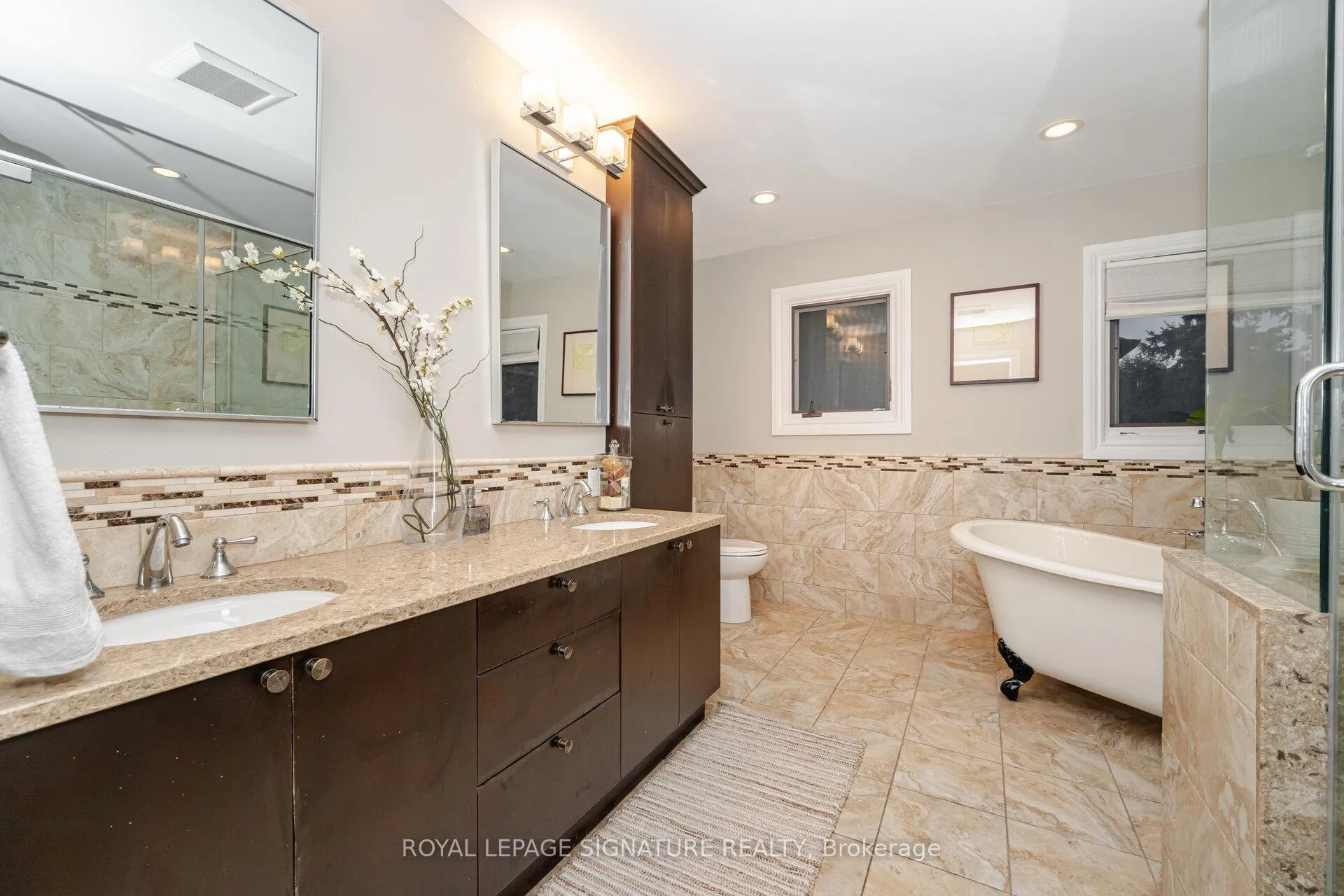 Photo 25 of 51 Kenpark Avenue, Brampton, Snelgrove — HOMEH