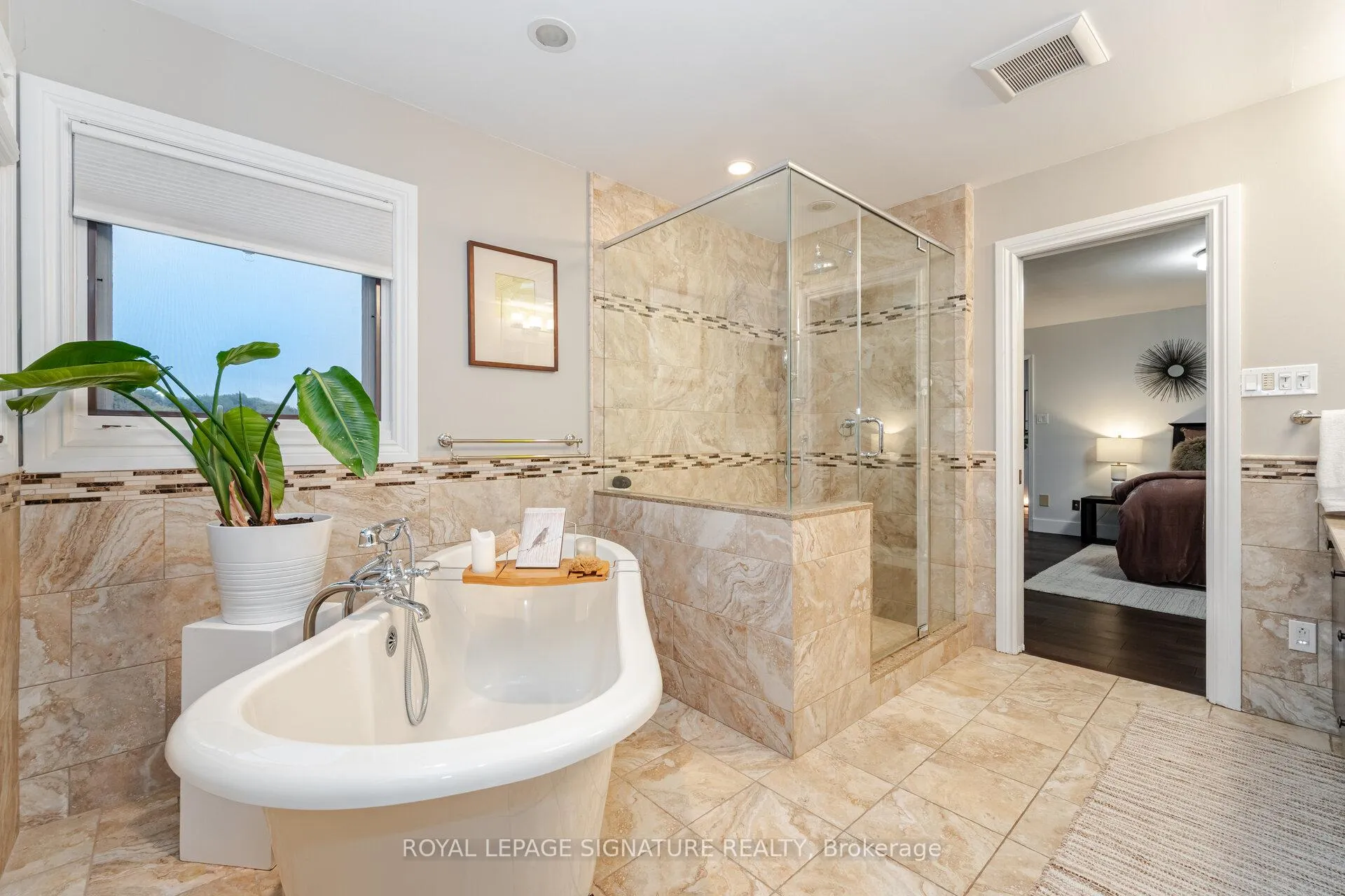 Photo 26 of 51 Kenpark Avenue, Brampton, Snelgrove — HOMEH