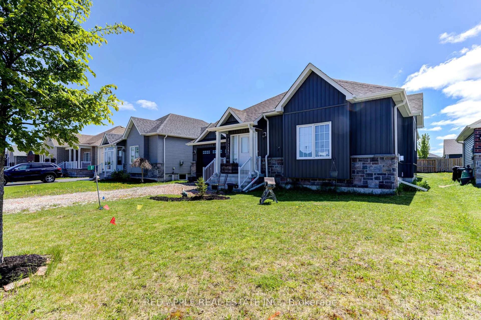 Photo 1 of 5 Beverly Street, Springwater, Elmvale — HOMEH