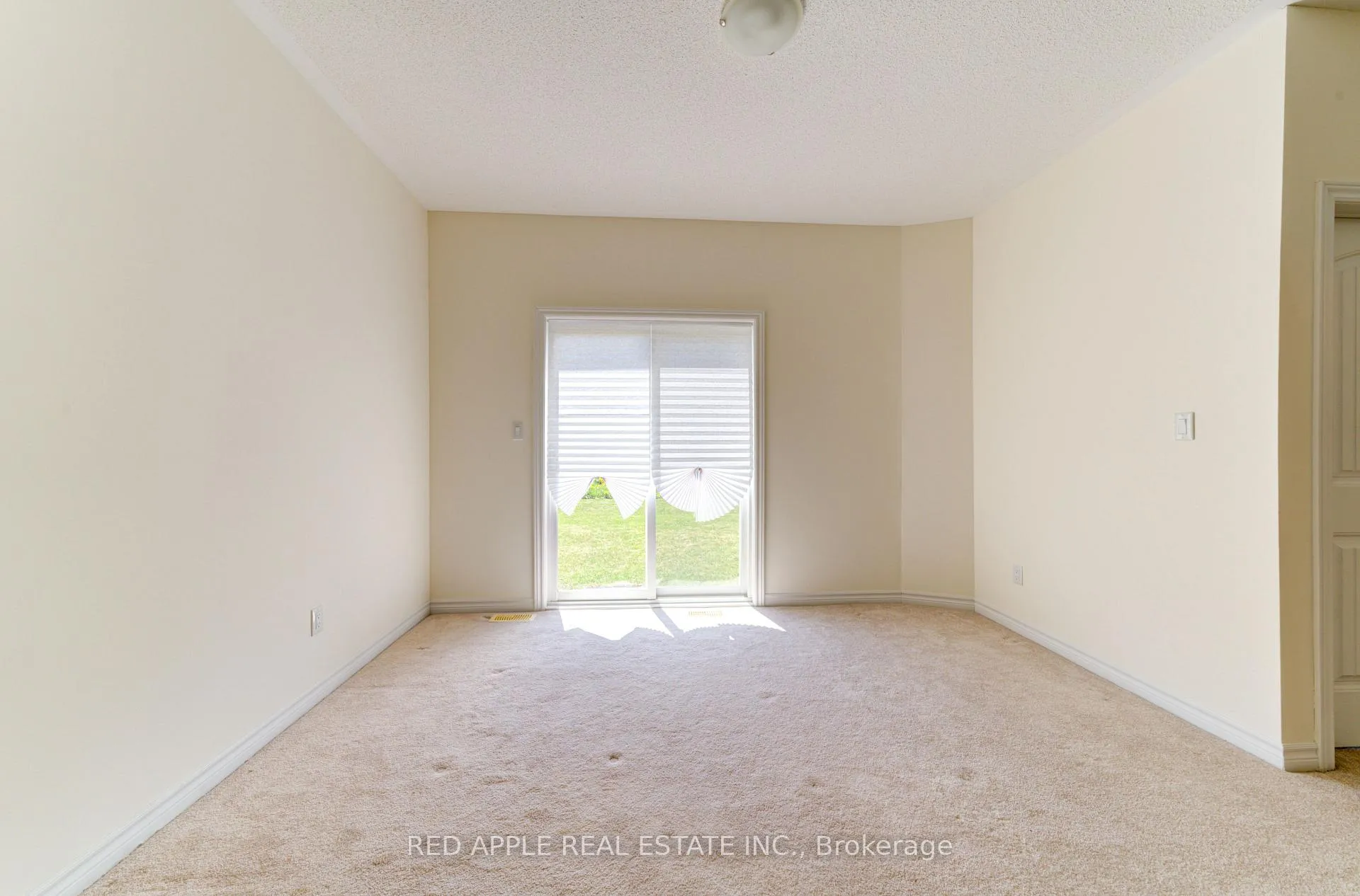 Photo 10 of 5 Beverly Street, Springwater, Elmvale — HOMEH