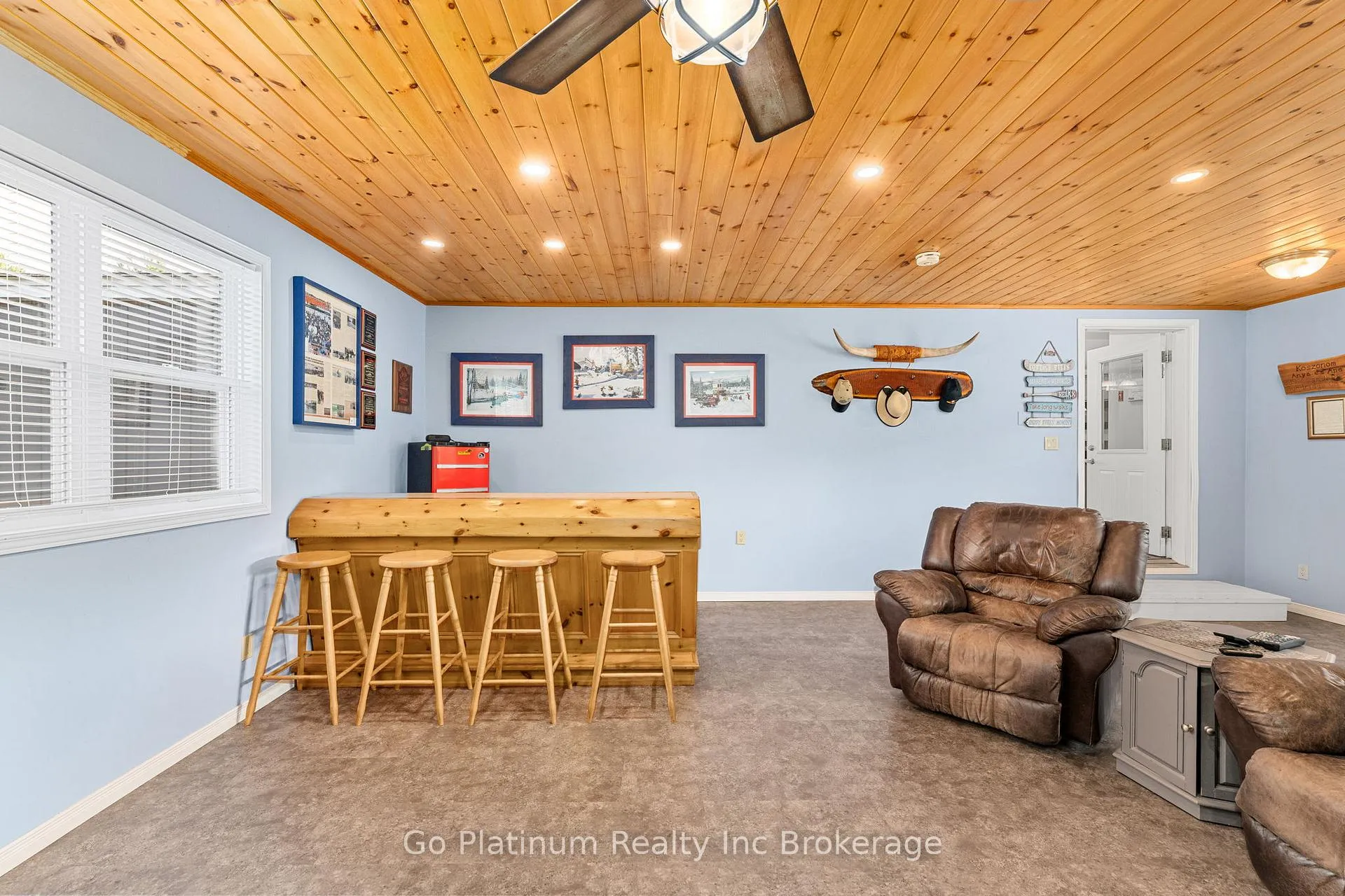 Photo 18 of 889 Sand Hill Road, Joly — HOMEH