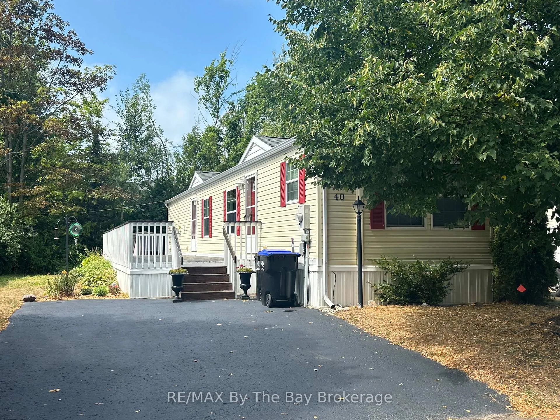 Front of 40 Georgian Glen Drive