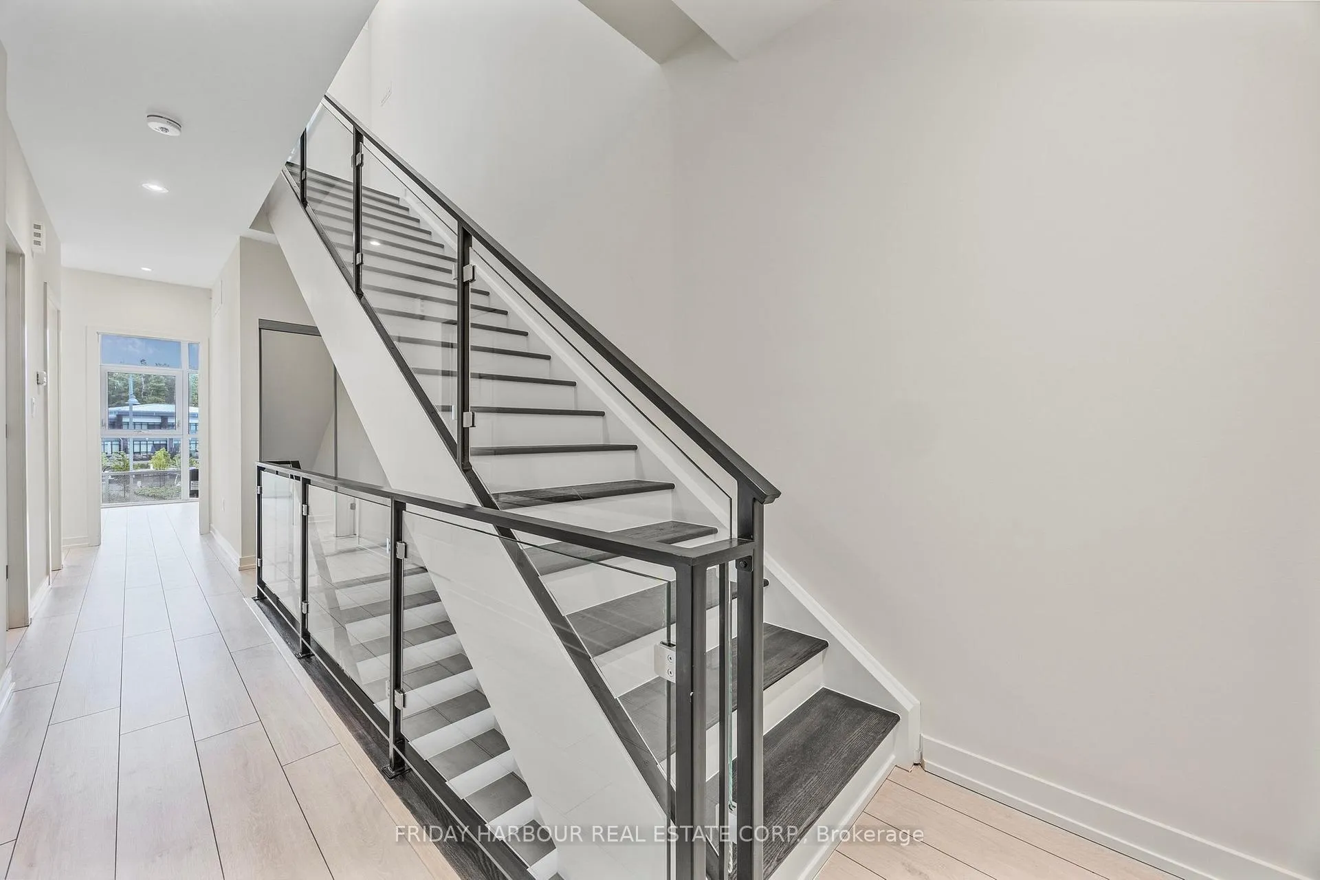 Photo 5 of 3777 Ferretti Court, Innisfil, Rural Innisfil — HOMEH