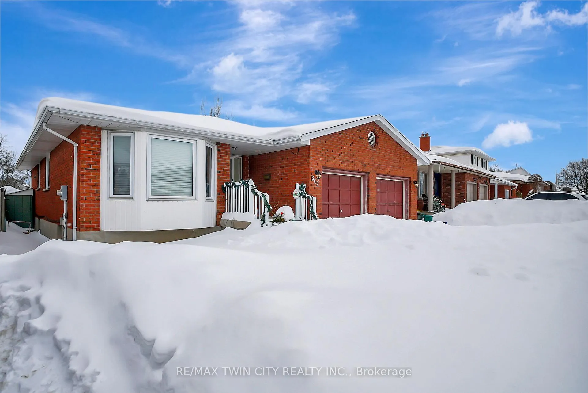 Photo 2 of 562 Champlain Boulevard, Cambridge — HOMEH