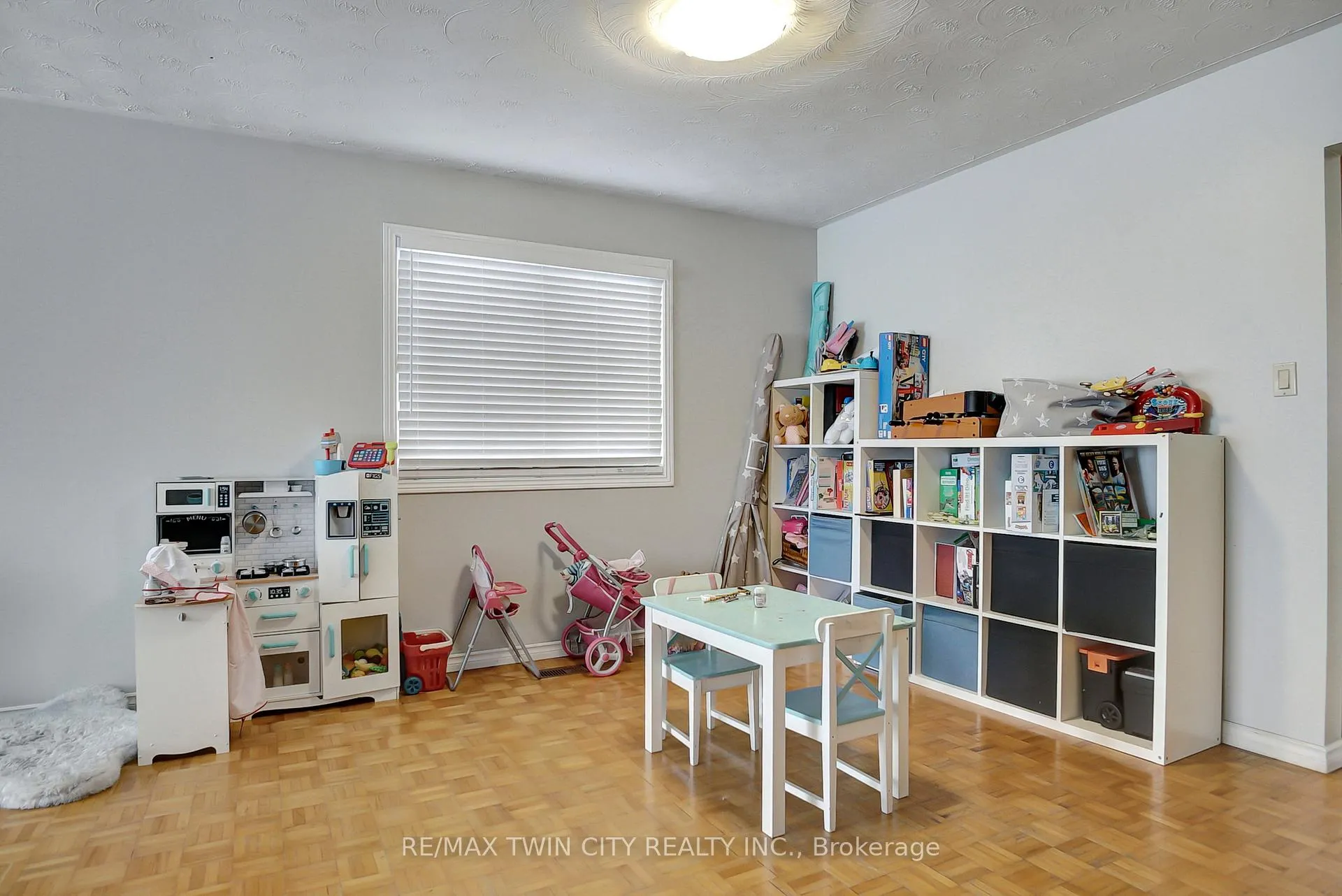 Photo 7 of 562 Champlain Boulevard, Cambridge — HOMEH