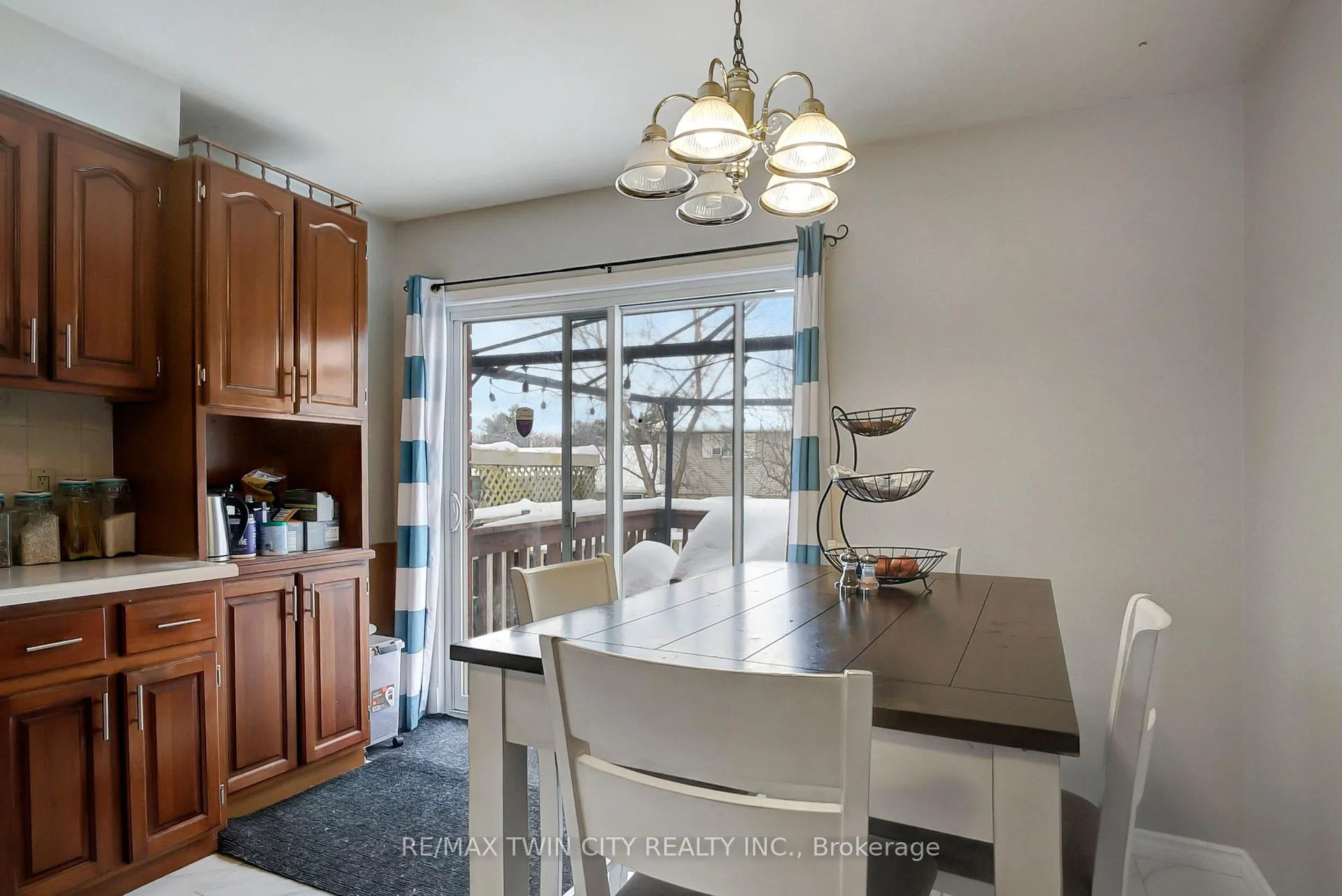 Photo 12 of 562 Champlain Boulevard, Cambridge — HOMEH