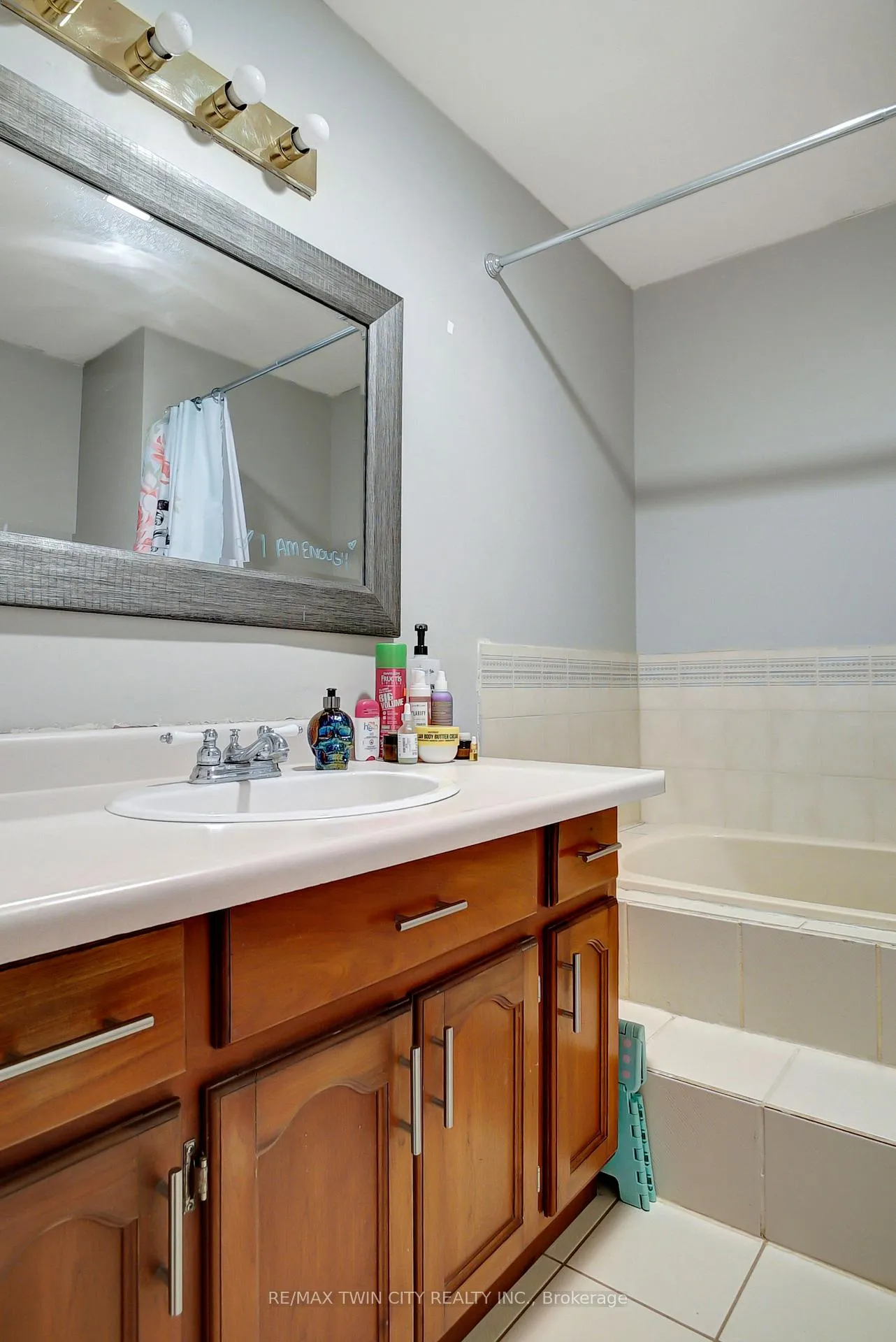 Photo 18 of 562 Champlain Boulevard, Cambridge — HOMEH