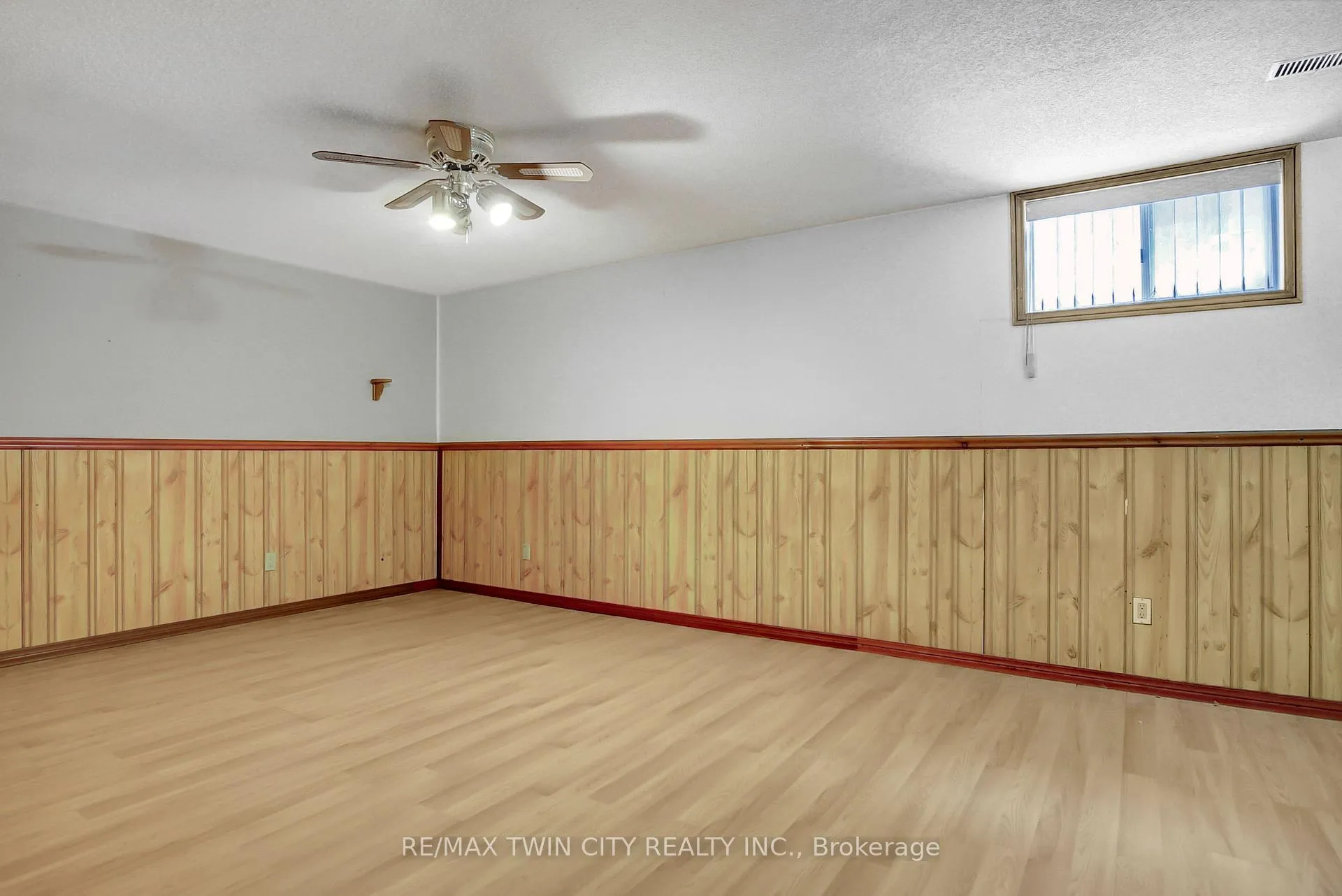 Photo 21 of 562 Champlain Boulevard, Cambridge — HOMEH