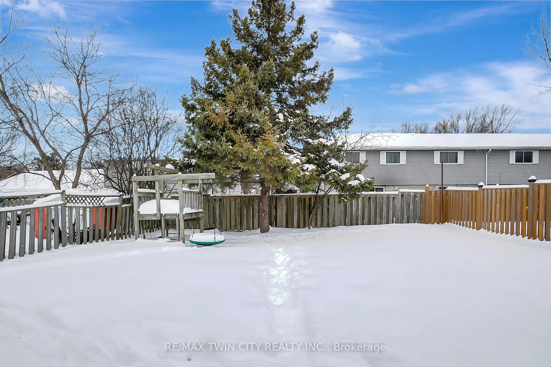 Photo 27 of 562 Champlain Boulevard, Cambridge — HOMEH