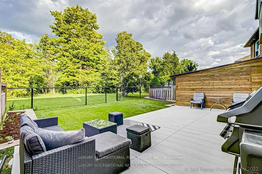 Photo 5 of 85 Summer Valley Drive, Brampton, Snelgrove — HOMEH