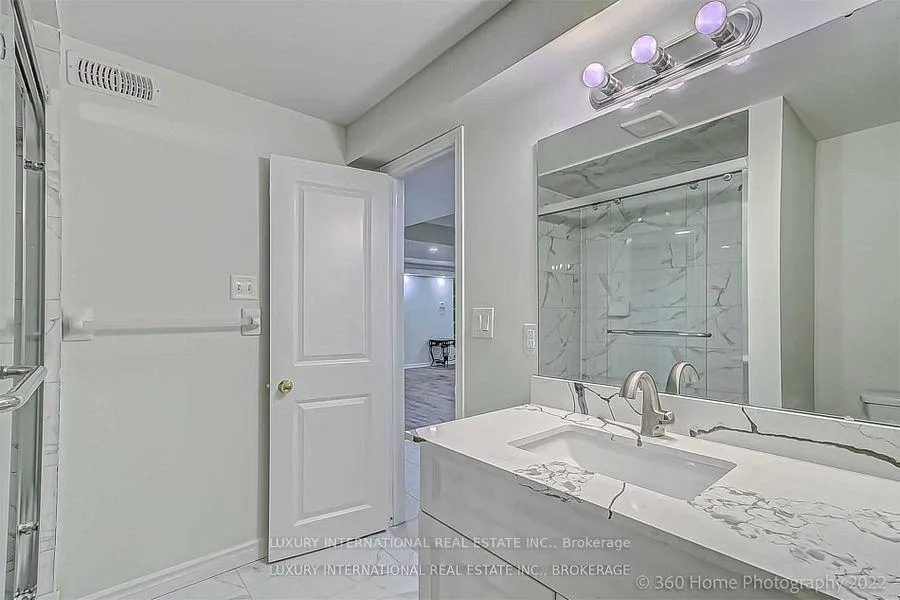 Photo 12 of 85 Summer Valley Drive, Brampton, Snelgrove — HOMEH