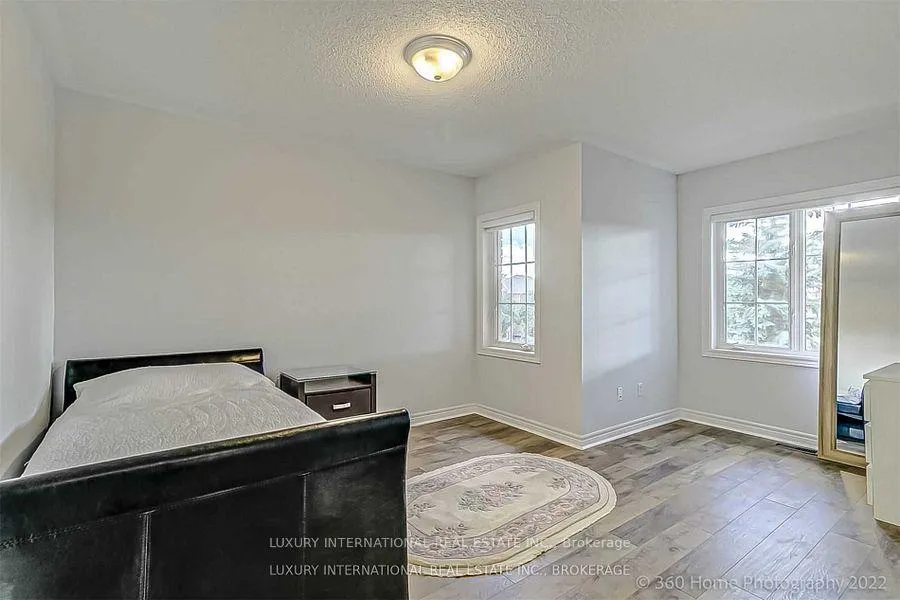 Photo 21 of 85 Summer Valley Drive, Brampton, Snelgrove — HOMEH