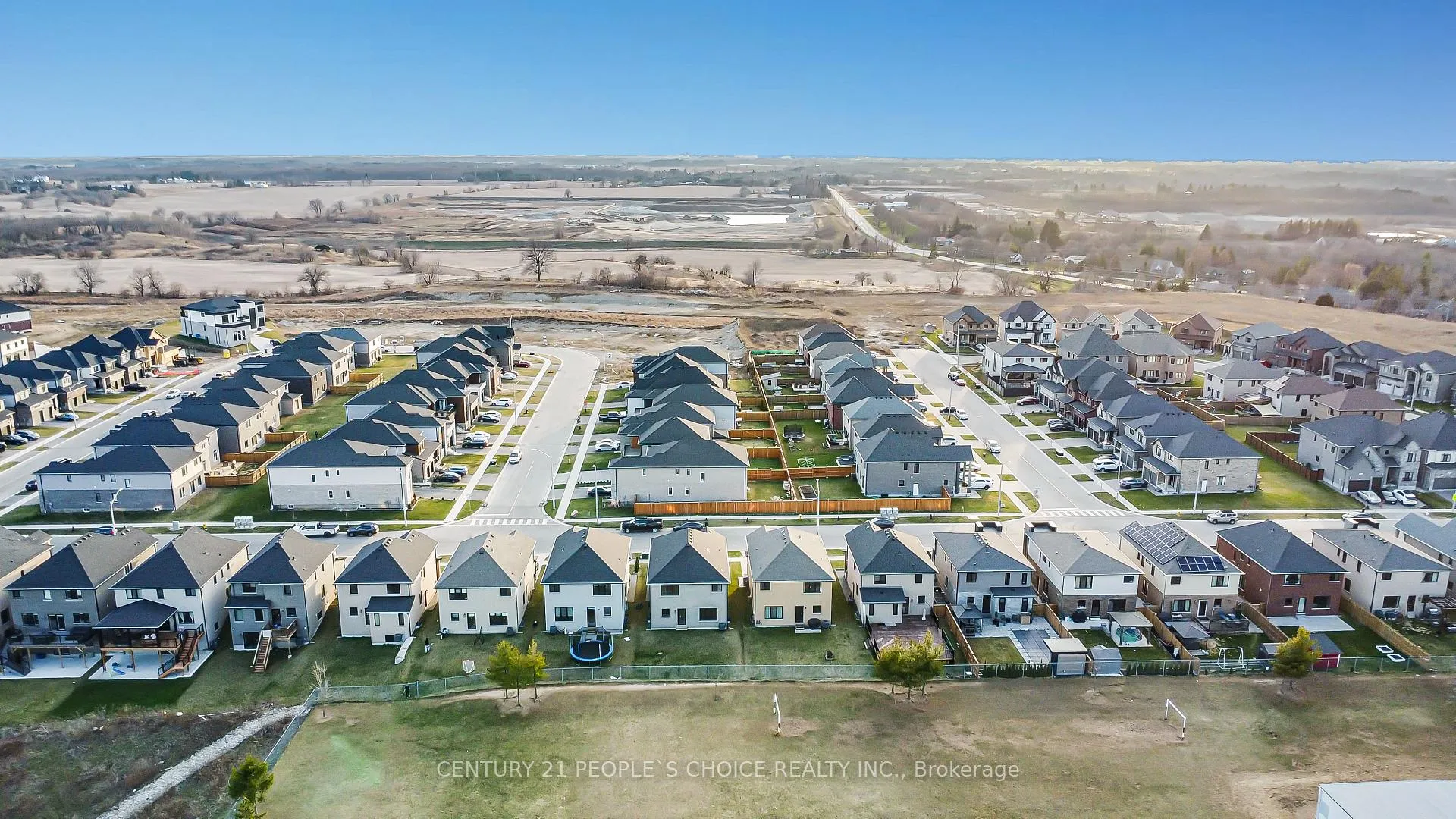 Photo 9 of 24 Grandville Circle, Brant, Paris — HOMEH