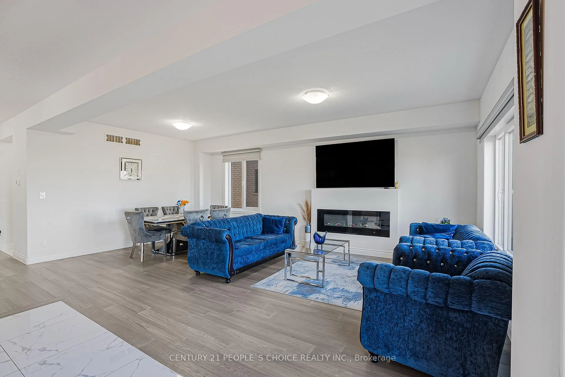 Photo 22 of 24 Grandville Circle, Brant, Paris — HOMEH