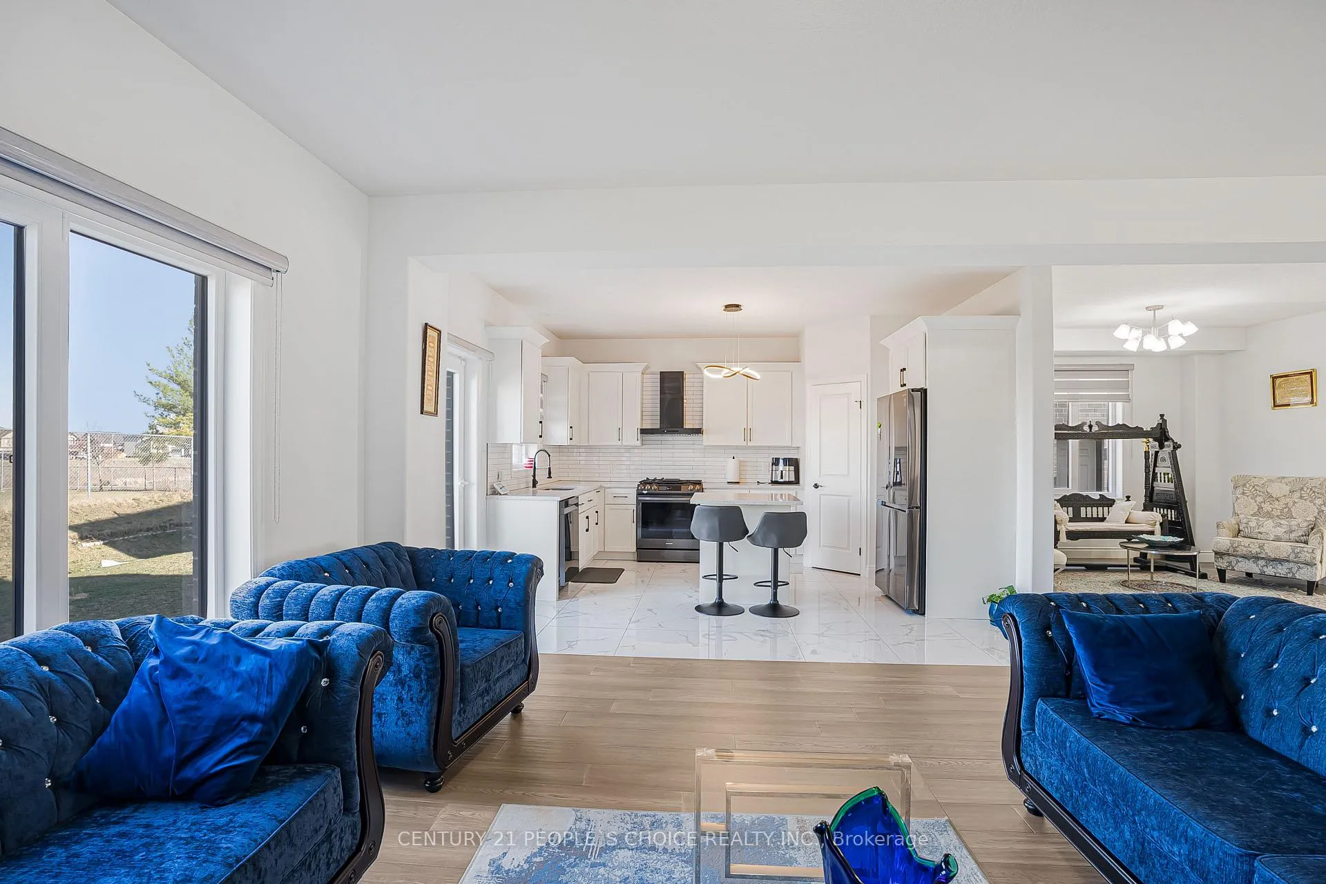 Photo 26 of 24 Grandville Circle, Brant, Paris — HOMEH