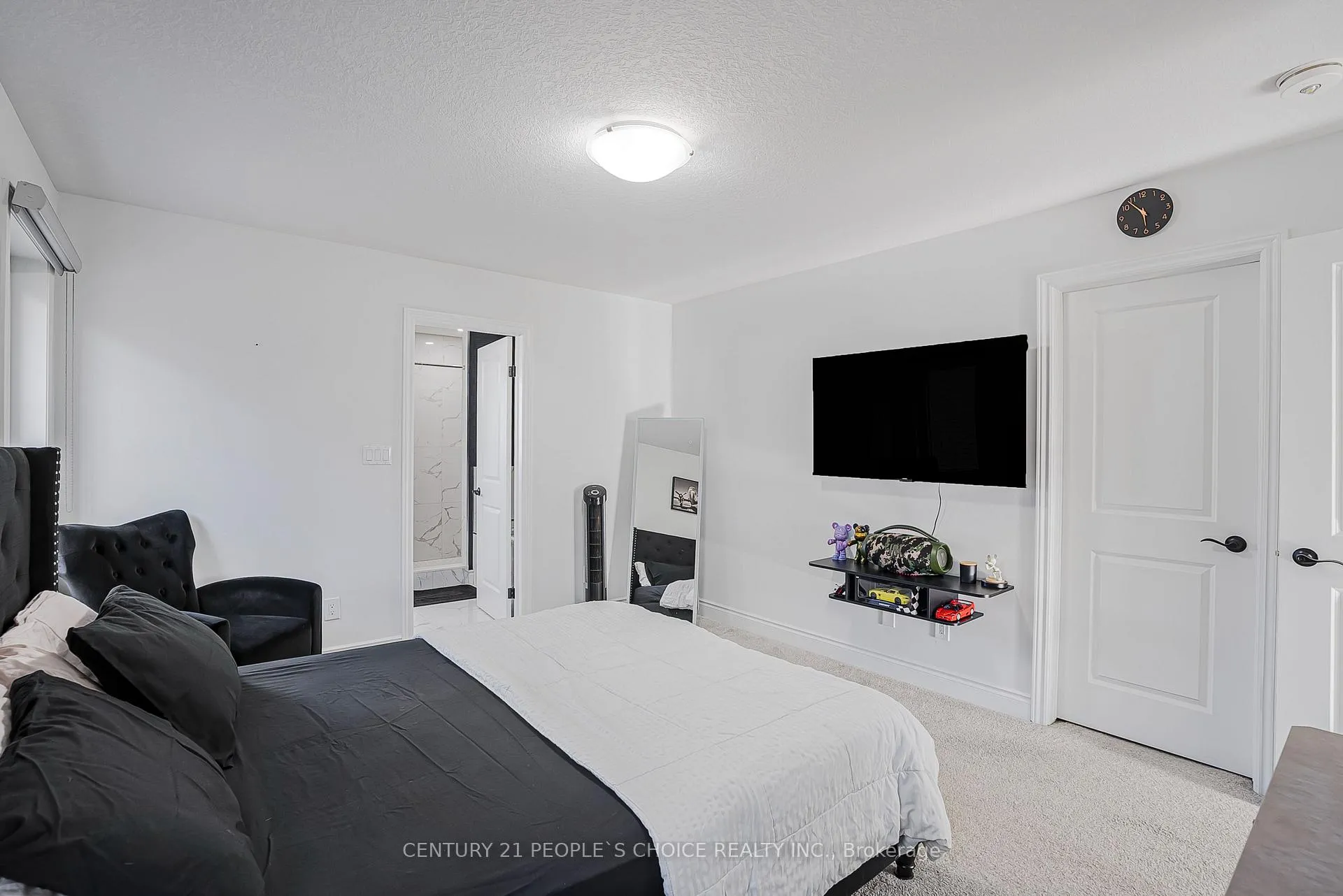 Photo 36 of 24 Grandville Circle, Brant, Paris — HOMEH