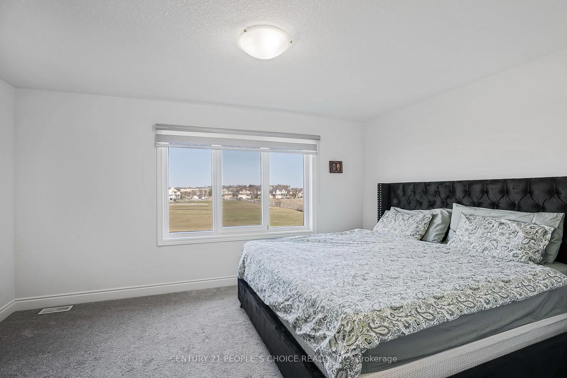 Photo 44 of 24 Grandville Circle, Brant, Paris — HOMEH