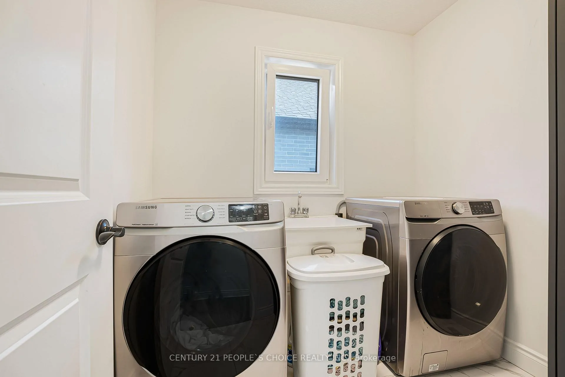 Photo 47 of 24 Grandville Circle, Brant, Paris — HOMEH