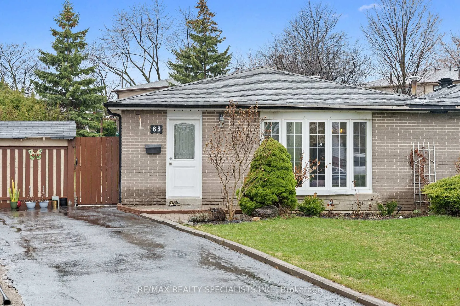 Photo 3 of 63 Davenport Crescent, Brampton, Southgate — HOMEH