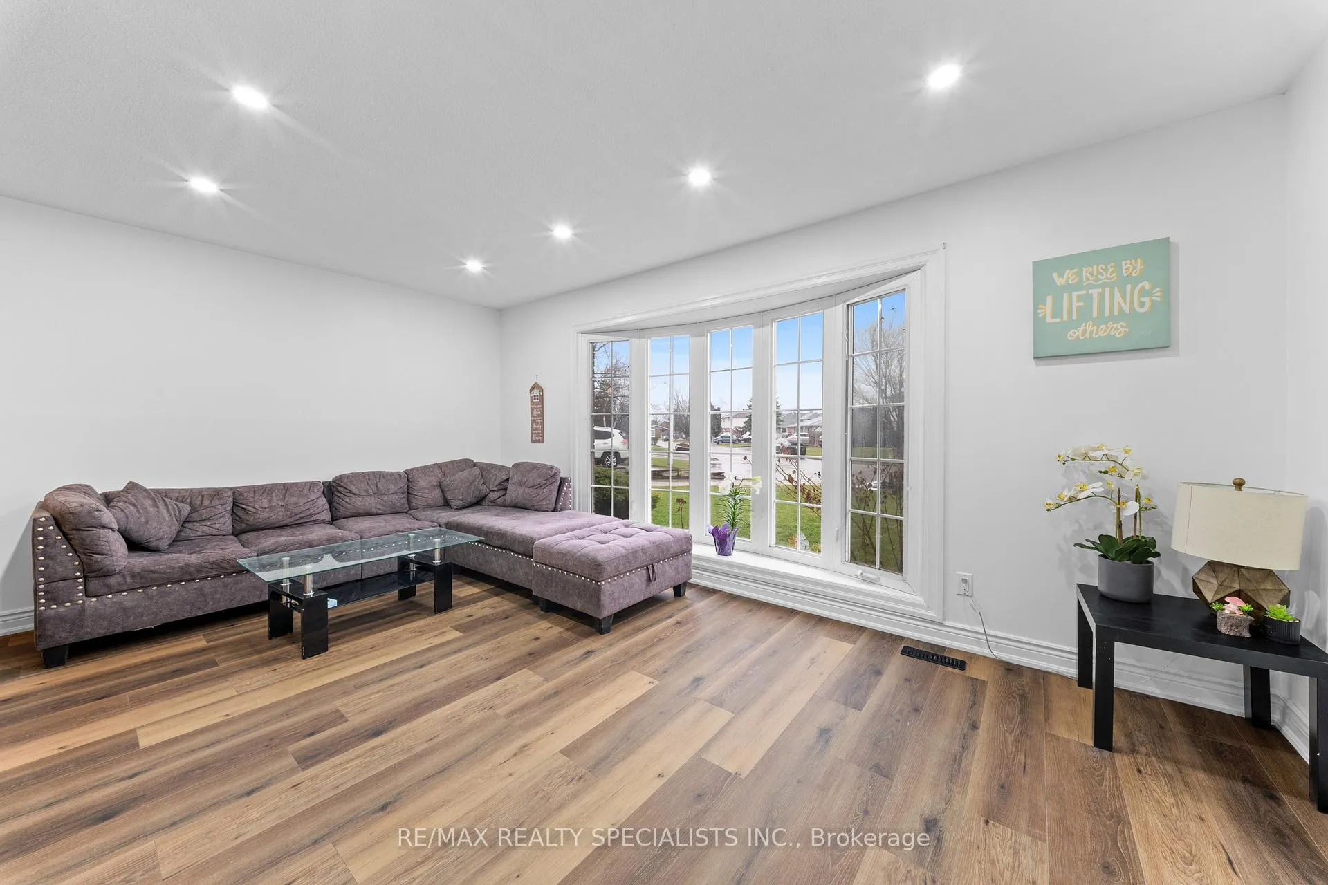 Photo 10 of 63 Davenport Crescent, Brampton, Southgate — HOMEH