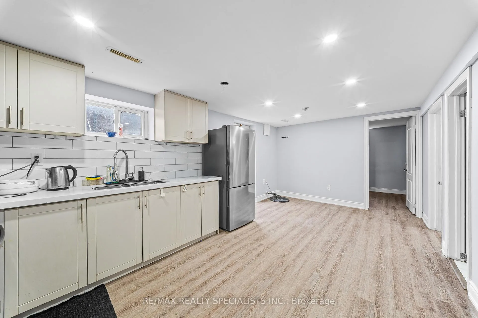 Photo 30 of 63 Davenport Crescent, Brampton, Southgate — HOMEH