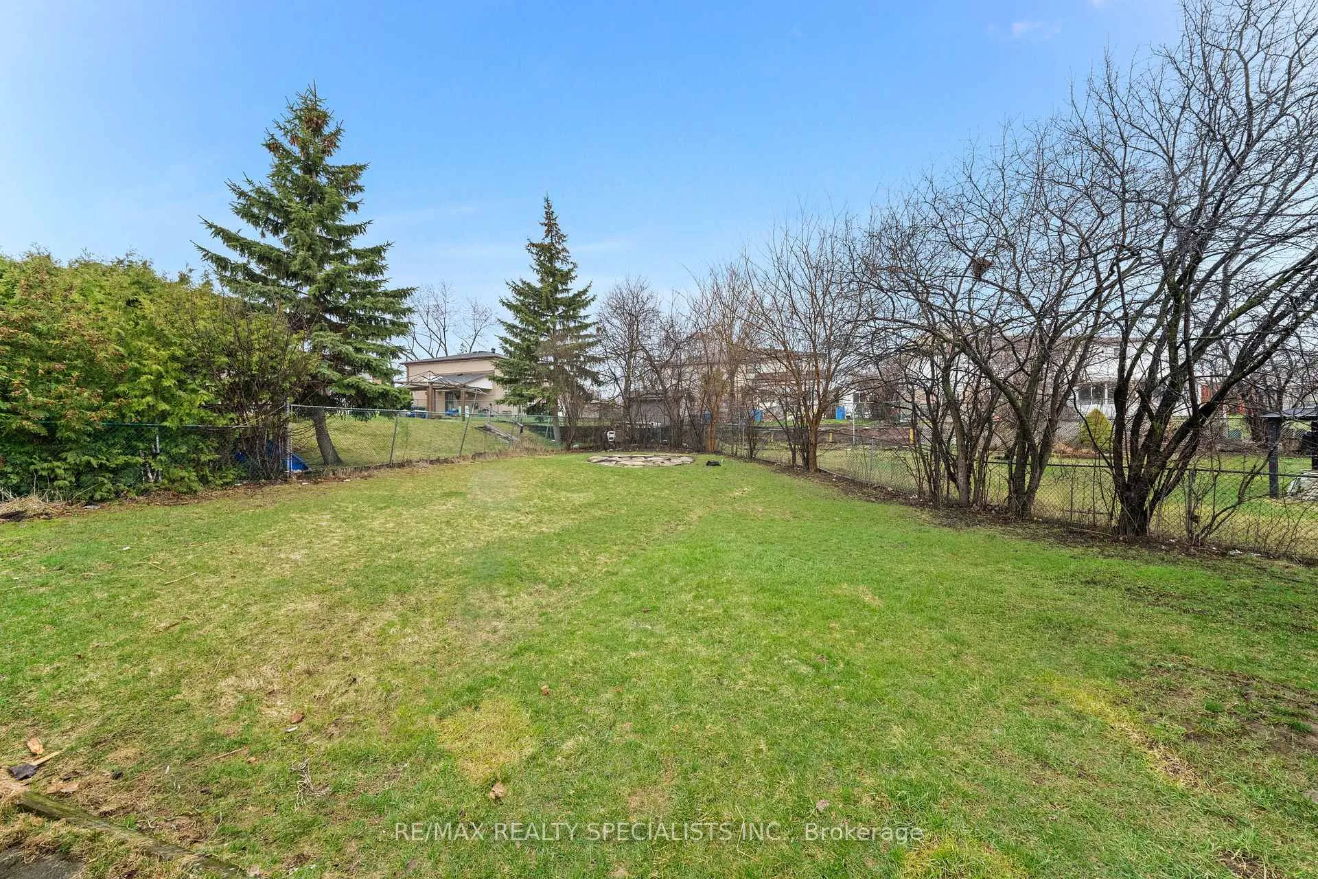 Photo 38 of 63 Davenport Crescent, Brampton, Southgate — HOMEH