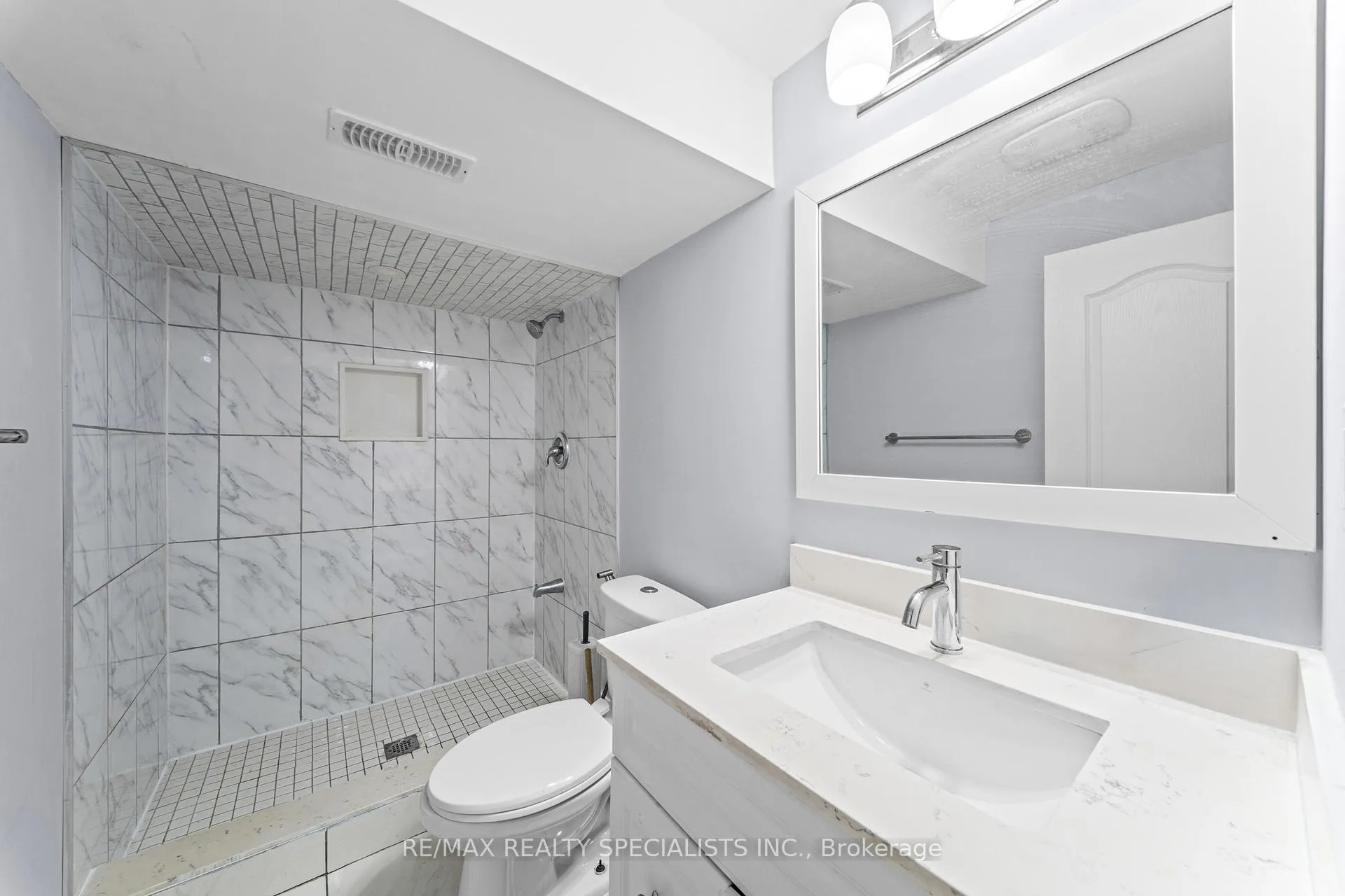 Photo 40 of 63 Davenport Crescent, Brampton, Southgate — HOMEH