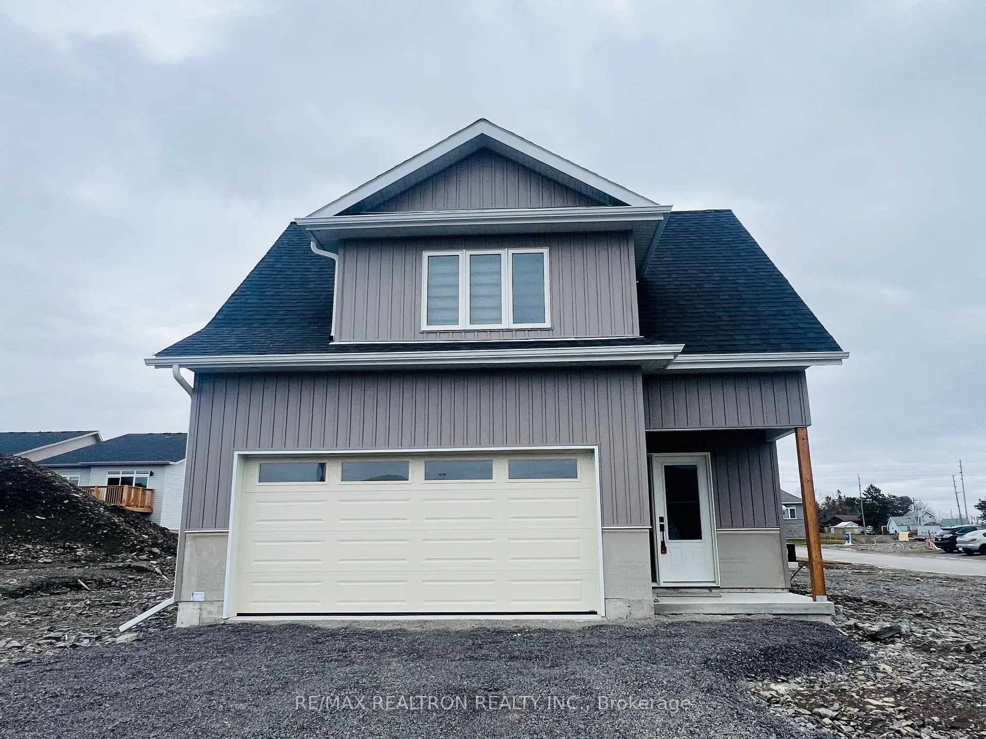 Photo 1 of 9 Summit Crescent, Belleville, Belleville Ward — HOMEH