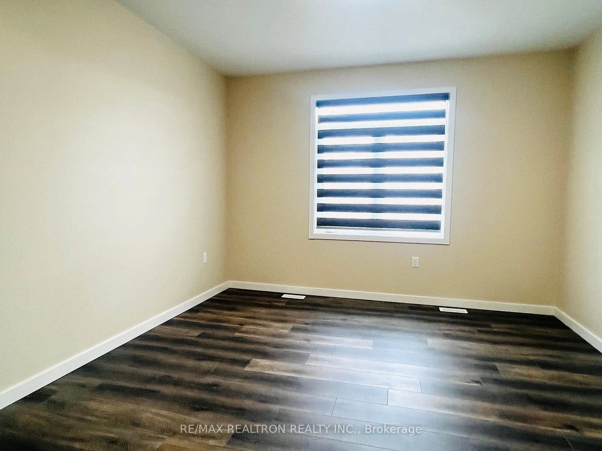 Photo 10 of 9 Summit Crescent, Belleville, Belleville Ward — HOMEH