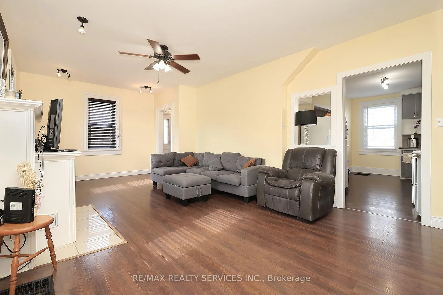 Photo 3 of 240 Freelton Road, Hamilton, Freelton — HOMEH