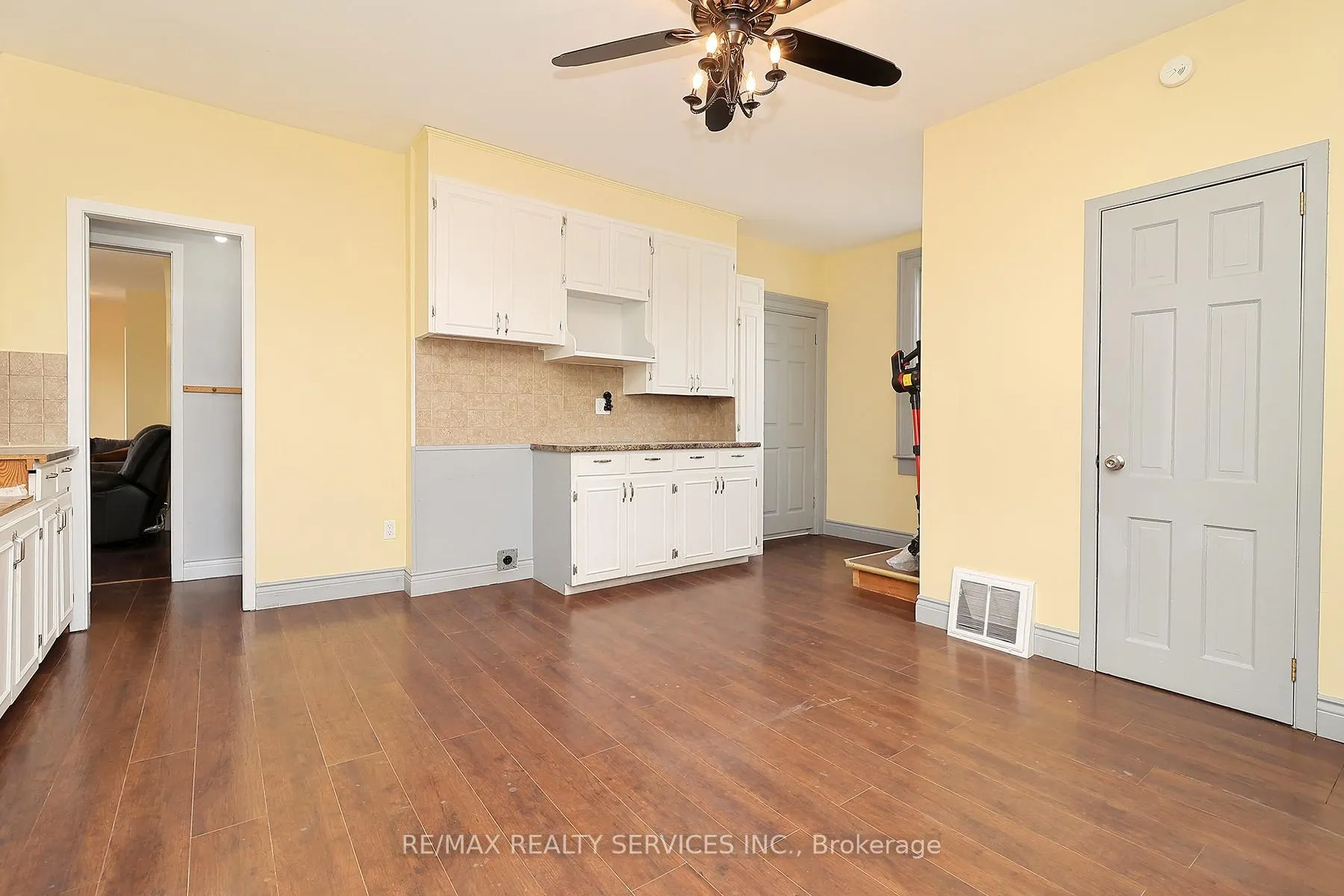 Photo 12 of 240 Freelton Road, Hamilton, Freelton — HOMEH