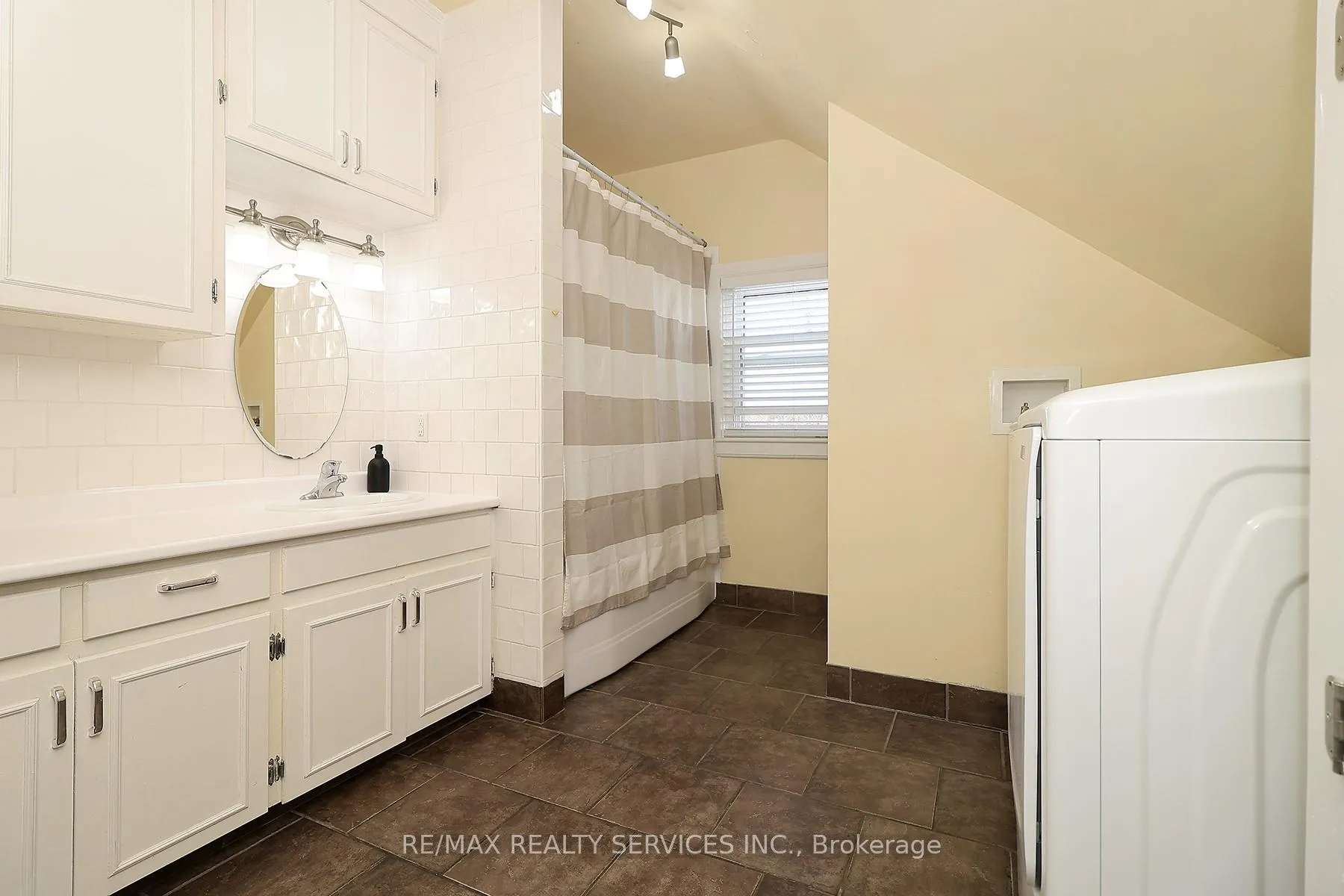 Photo 13 of 240 Freelton Road, Hamilton, Freelton — HOMEH