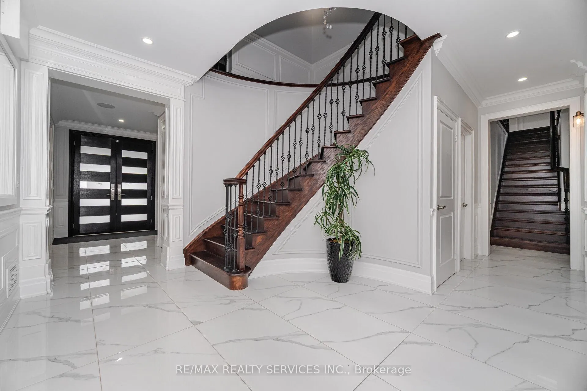 Photo 20 of 19 Richland Crescent, Brampton, Vales of Castlemore — HOMEH