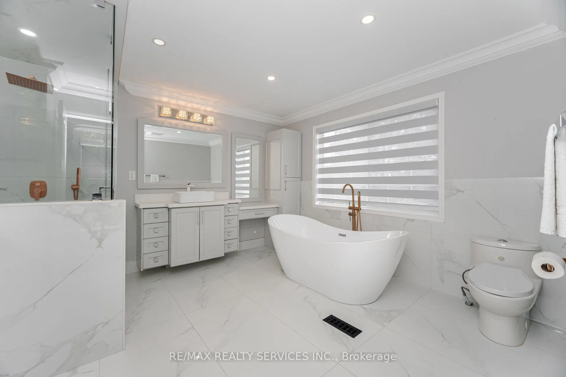 Photo 26 of 19 Richland Crescent, Brampton, Vales of Castlemore — HOMEH