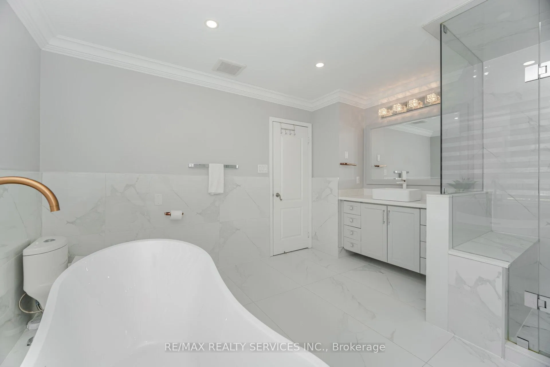 Photo 28 of 19 Richland Crescent, Brampton, Vales of Castlemore — HOMEH