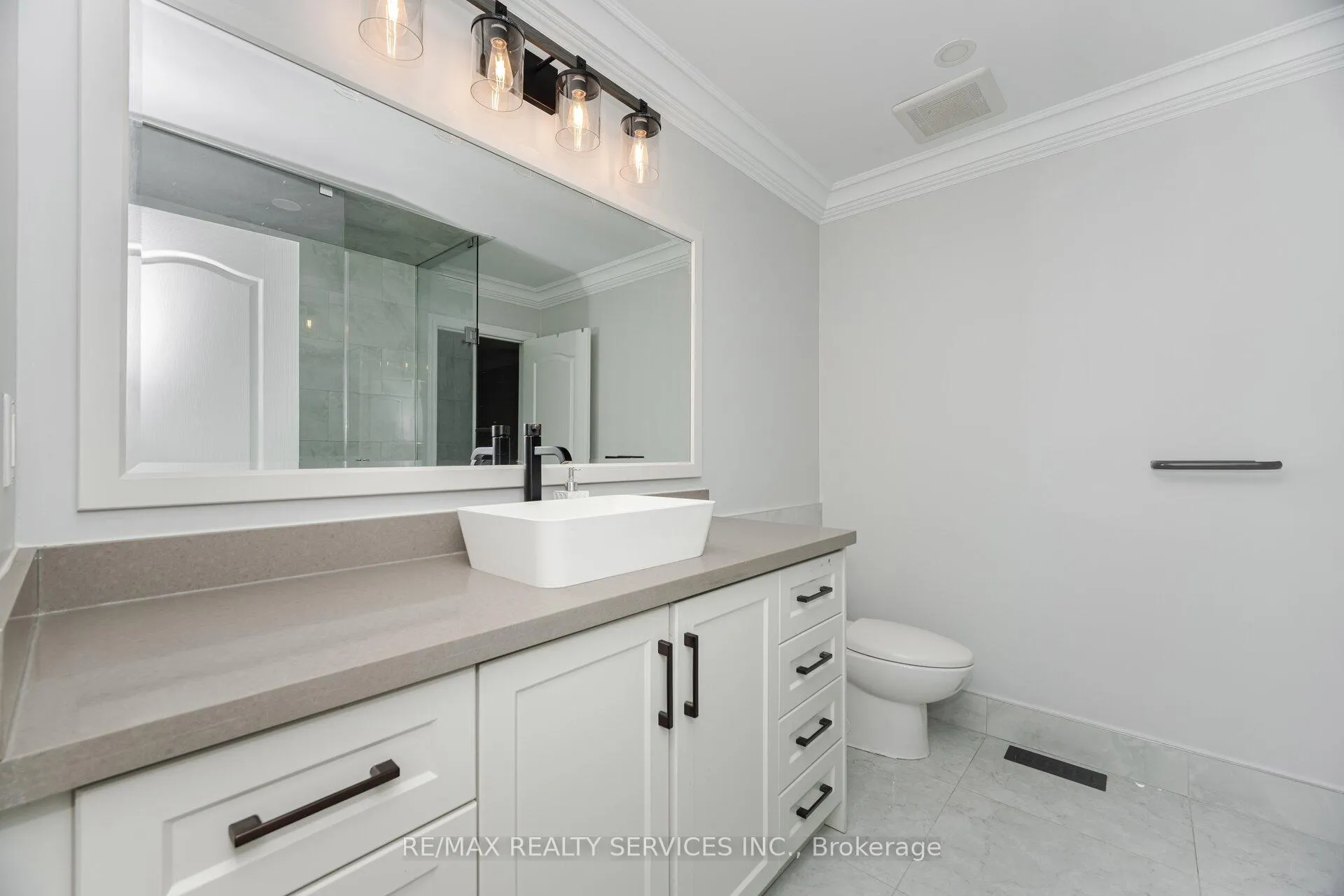 Photo 34 of 19 Richland Crescent, Brampton, Vales of Castlemore — HOMEH