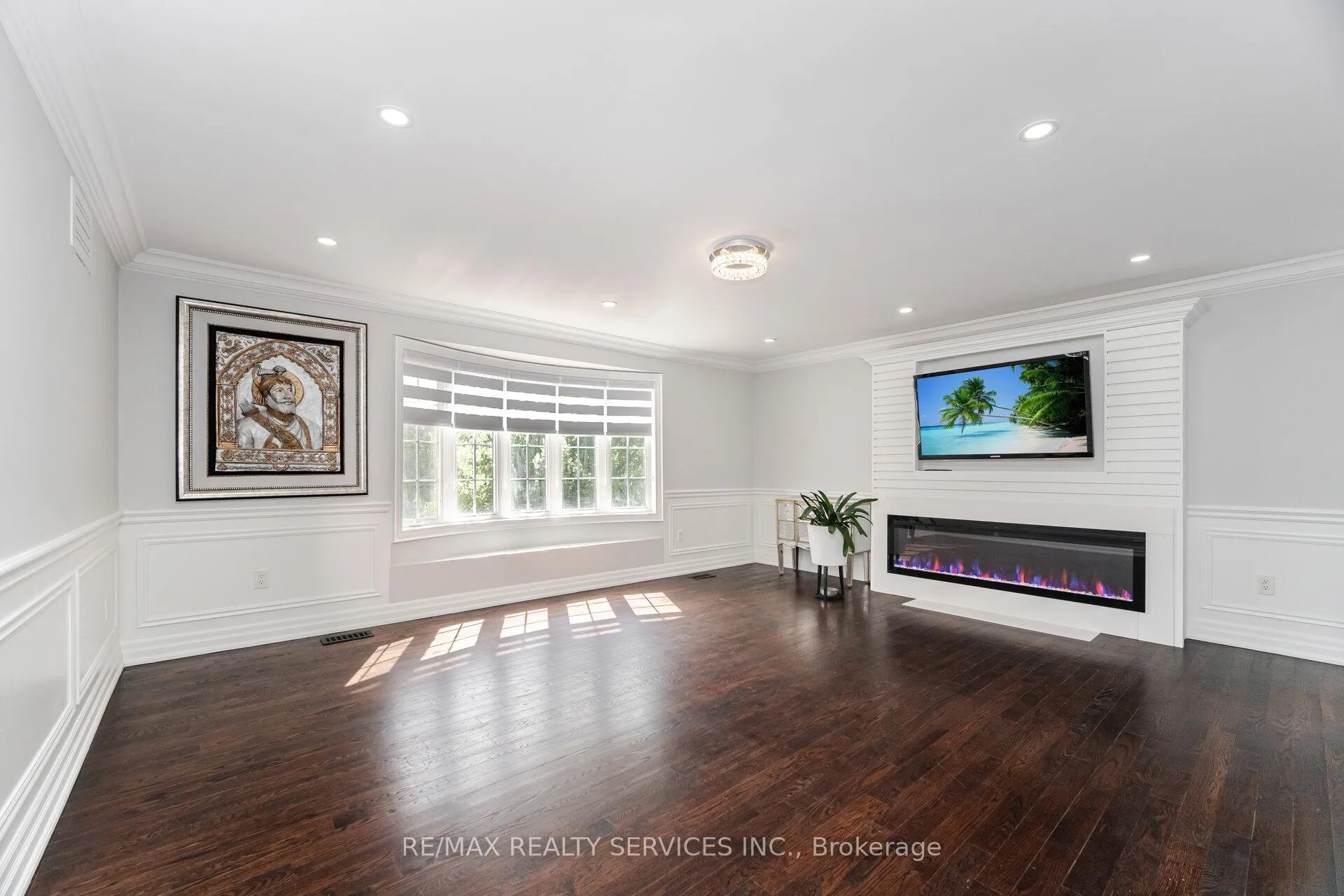 Photo 35 of 19 Richland Crescent, Brampton, Vales of Castlemore — HOMEH