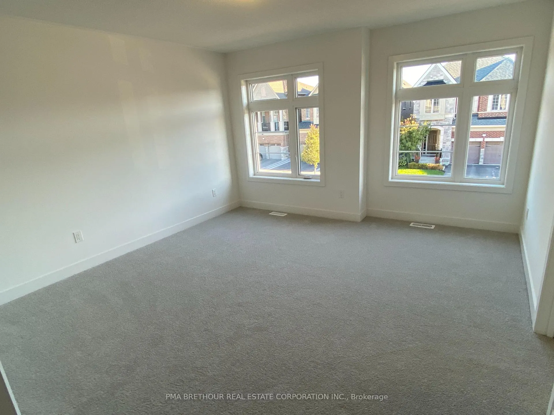 Photo 14 of 35 Brabin Circle, Whitby, Rural Whitby — HOMEH