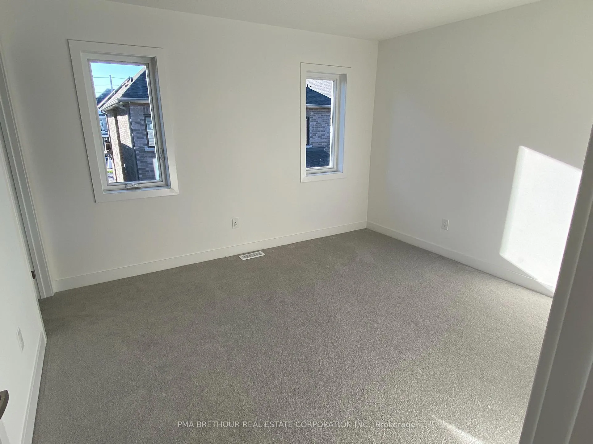 Photo 20 of 35 Brabin Circle, Whitby, Rural Whitby — HOMEH