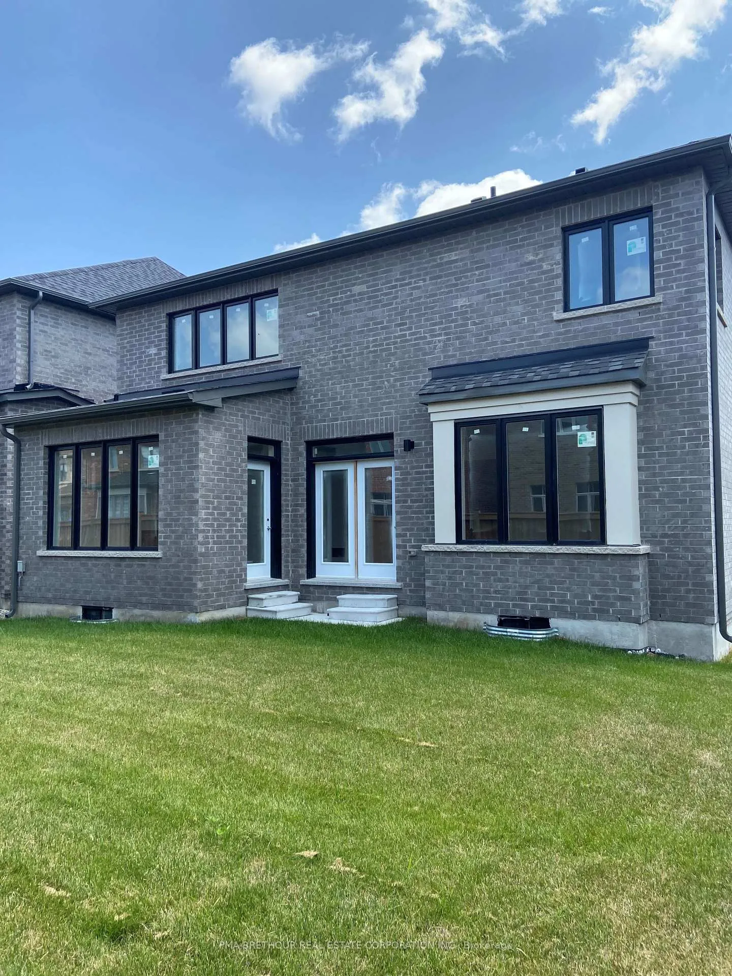 Photo 27 of 35 Brabin Circle, Whitby, Rural Whitby — HOMEH