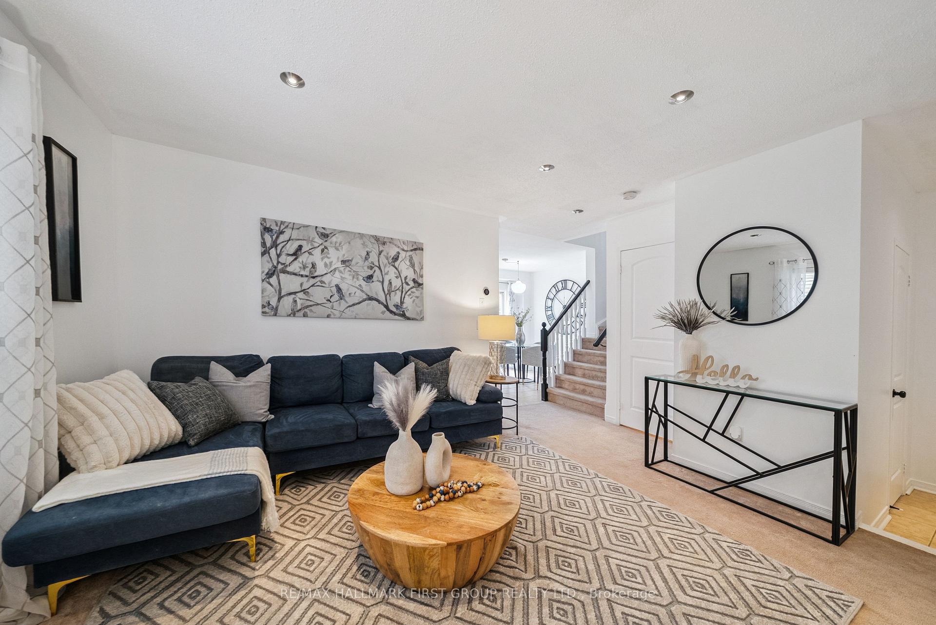 Photo 8 of 35 Allworth Crescent, Clarington, Bowmanville — HOMEH