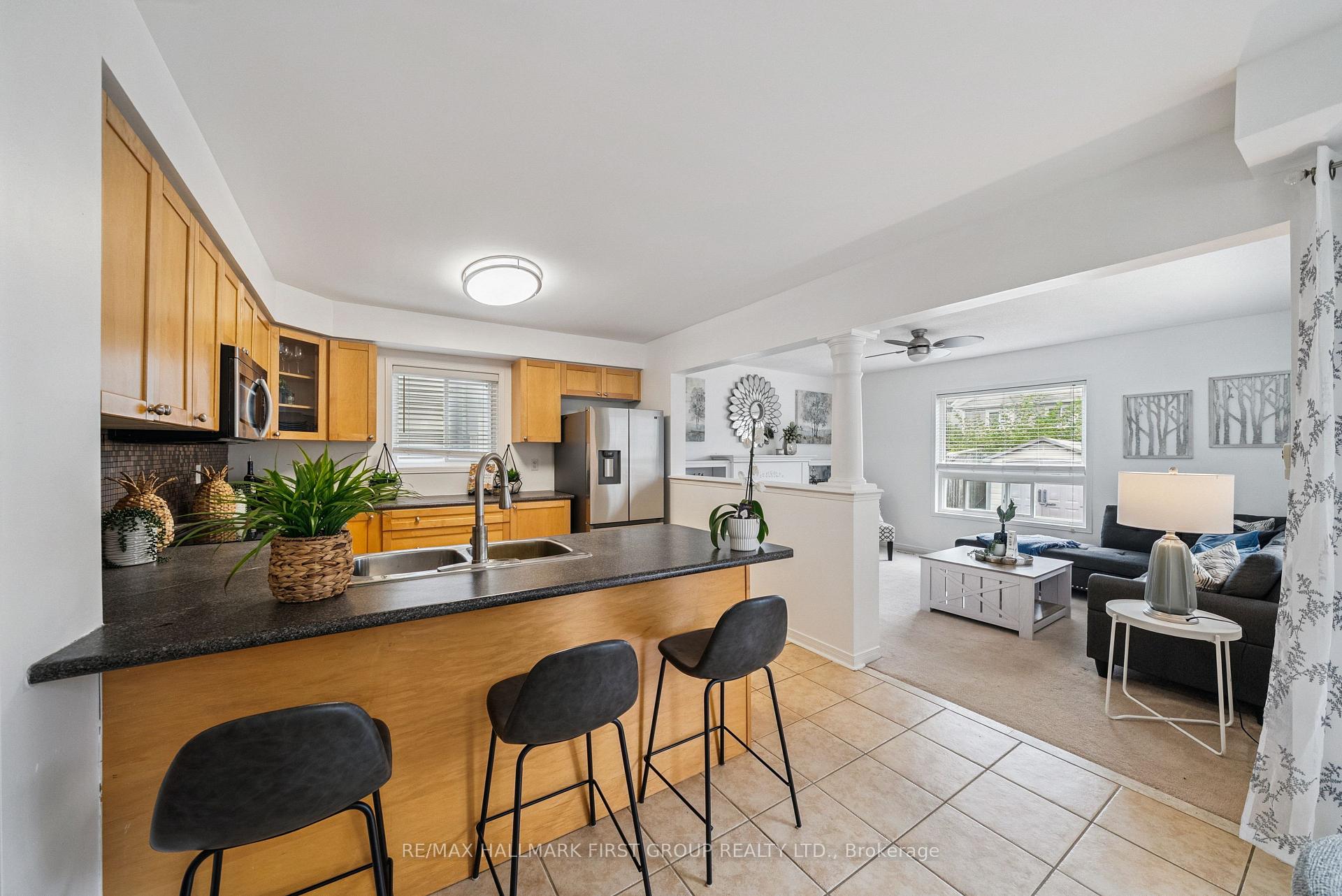 Photo 9 of 35 Allworth Crescent, Clarington, Bowmanville — HOMEH