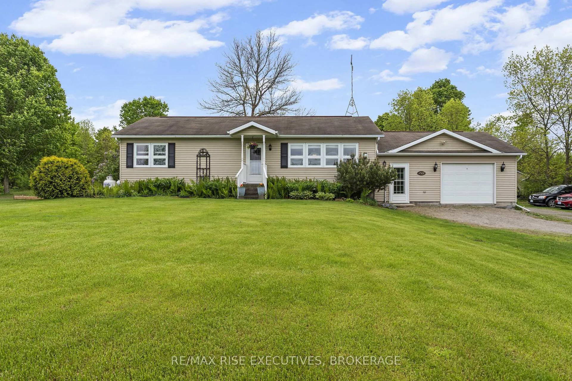 Photo 2 of 2329 Harlem Road, Rideau Lakes, Rideau Lakes (Bastard) Twp — HOMEH