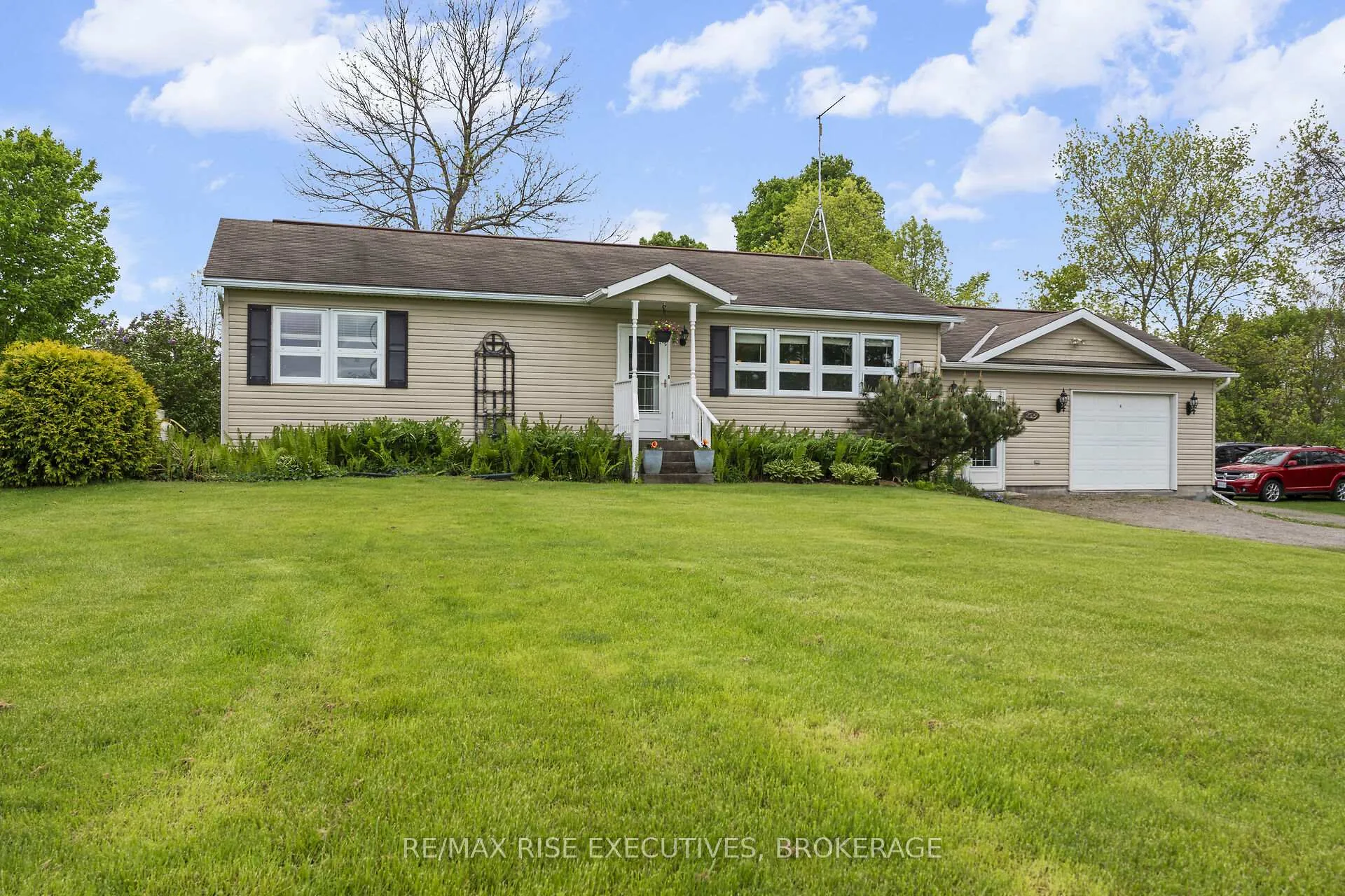 Photo 3 of 2329 Harlem Road, Rideau Lakes, Rideau Lakes (Bastard) Twp — HOMEH
