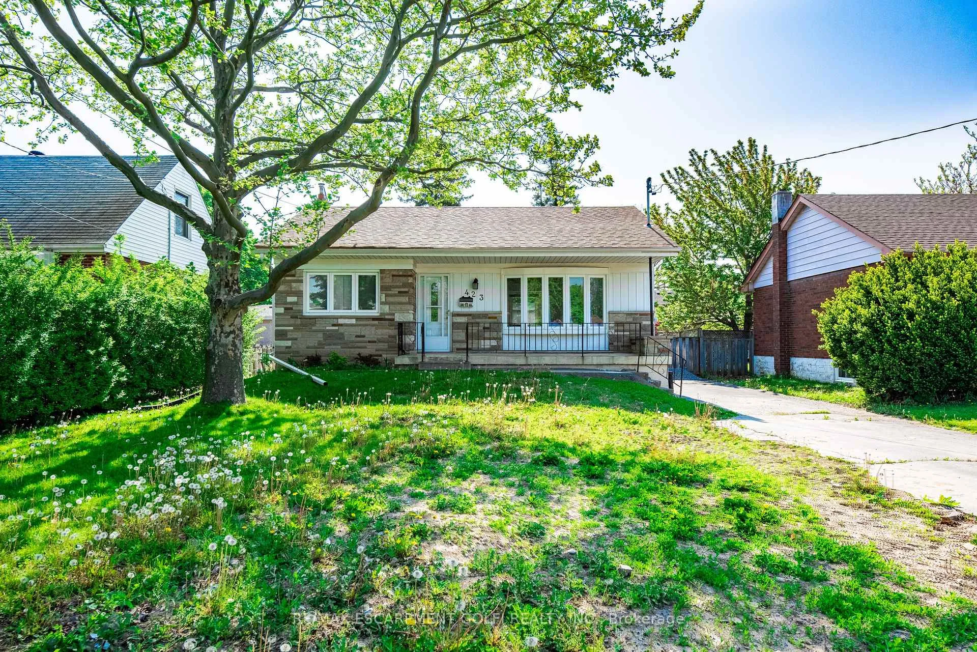 Photo 2 of 423 Upper Ottawa Street, Hamilton, Sherwood — HOMEH