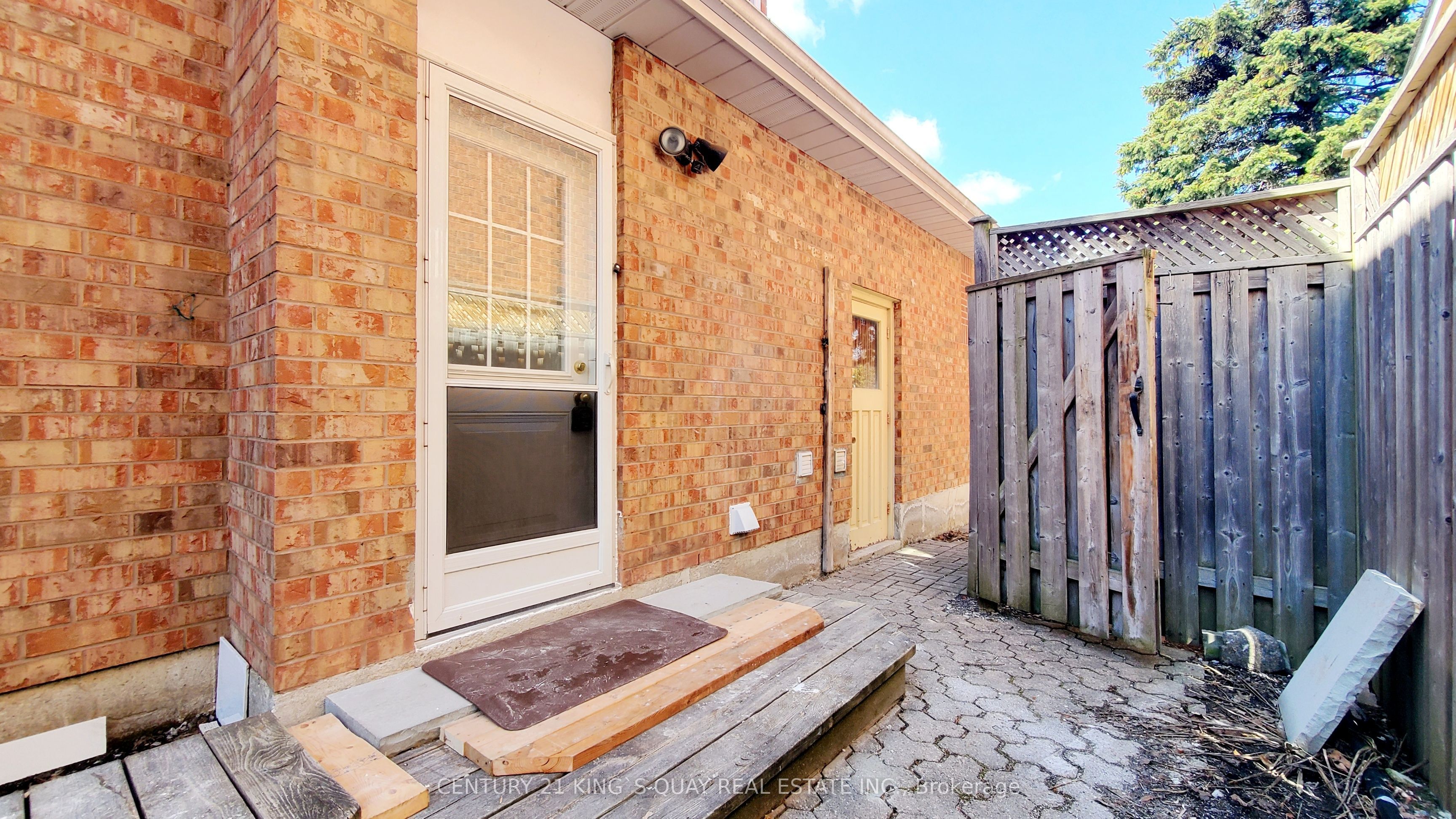 Photo 3 of 382 Raymerville Drive, Markham, Raymerville — HOMEH